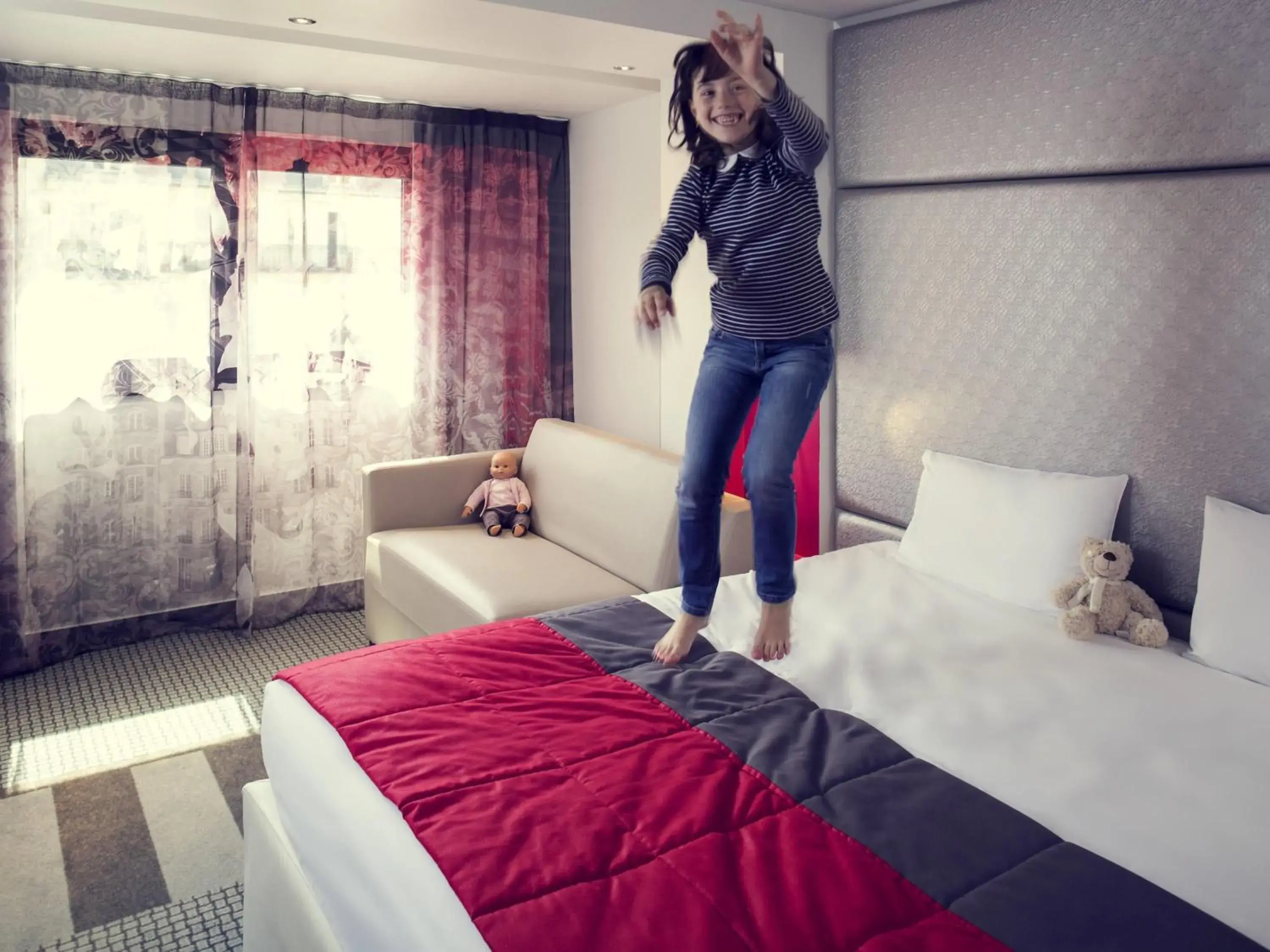 Bedroom, Bed in Mercure Paris Montmartre Sacré Coeur Bedroom, Bed in Mercure Paris Montmartre Sacré Coeur