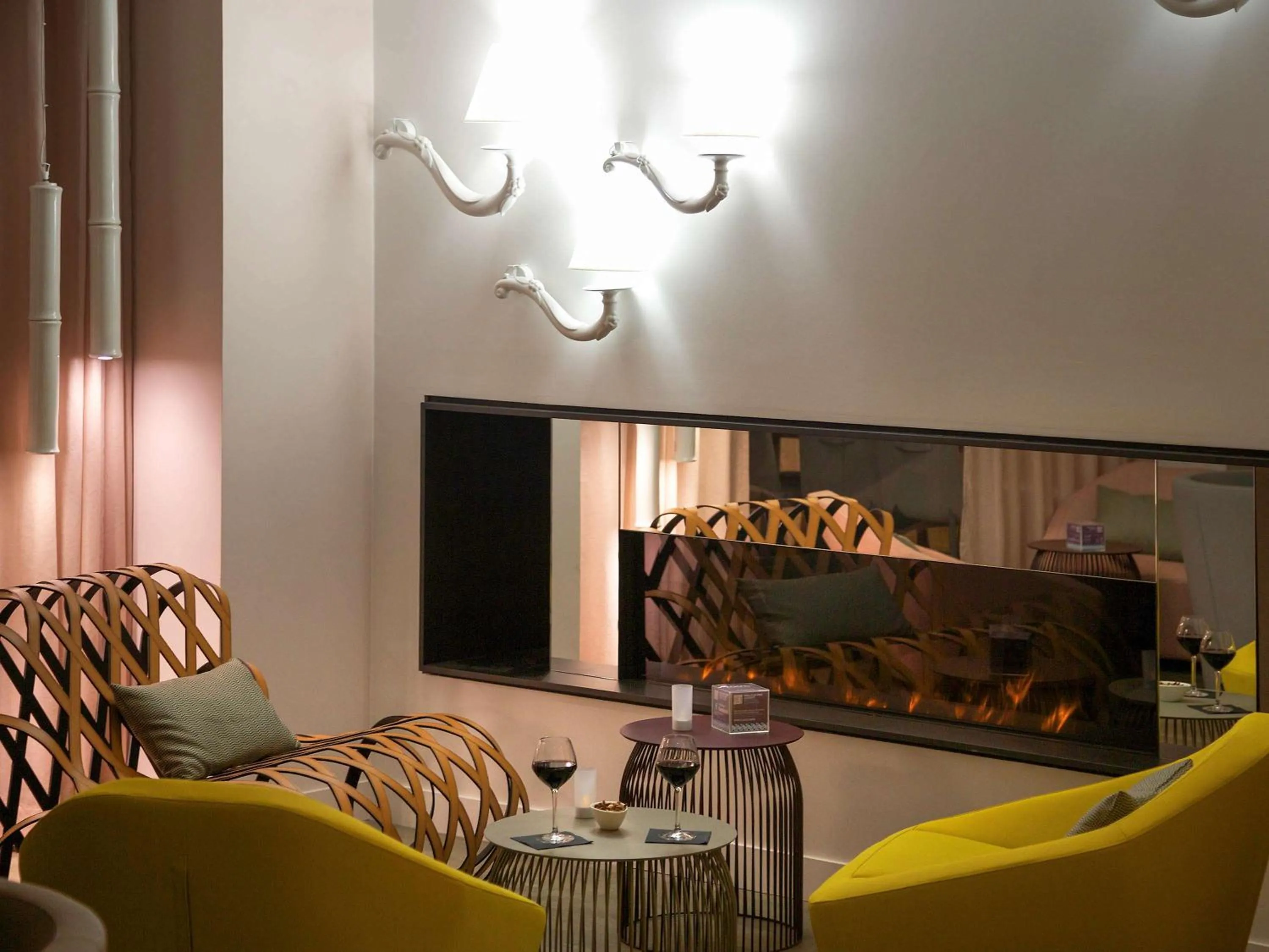 Lounge or bar in Mercure Paris Montmartre Sacré Coeur