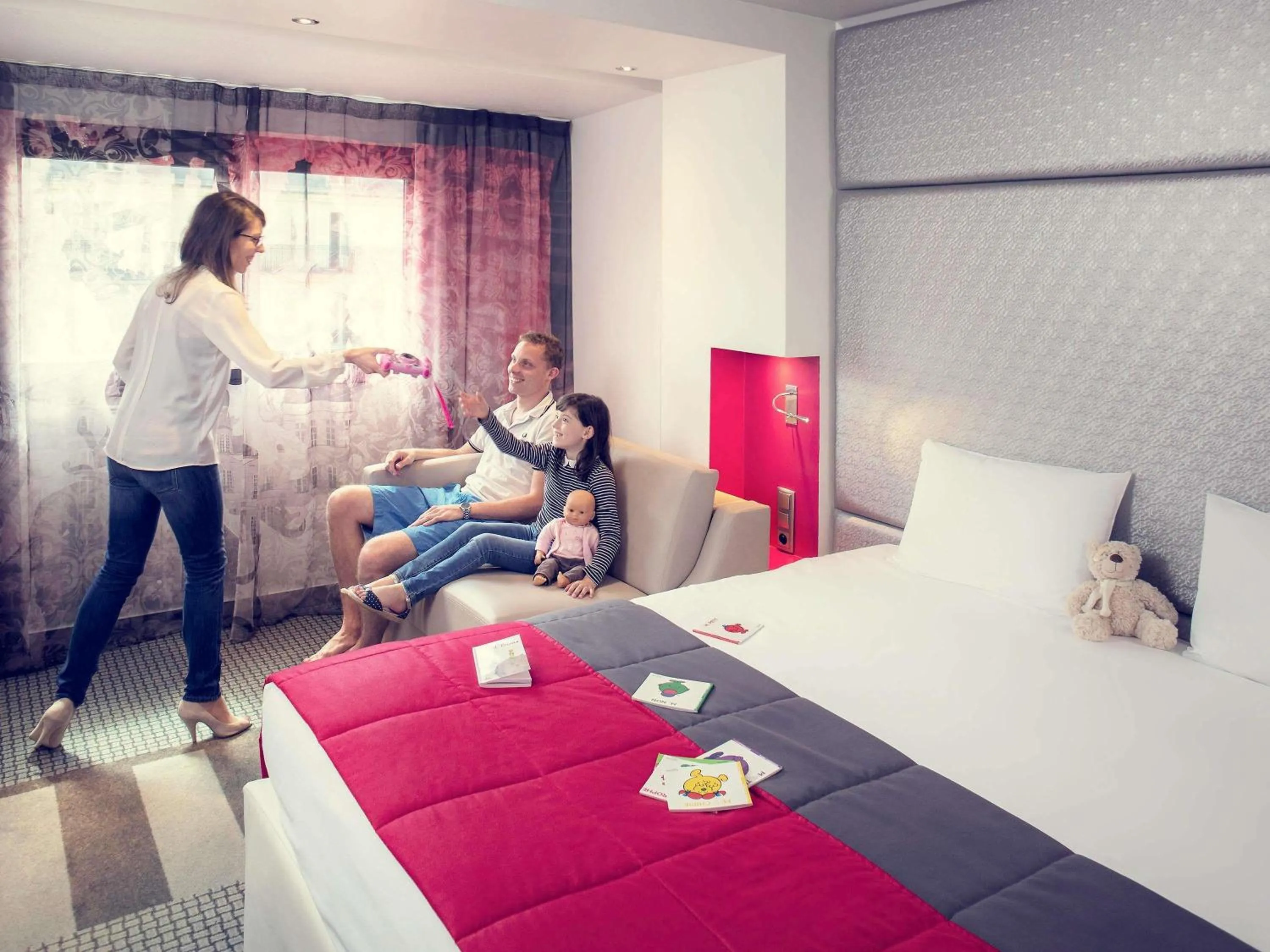 Bedroom, Bed in Mercure Paris Montmartre Sacré Coeur