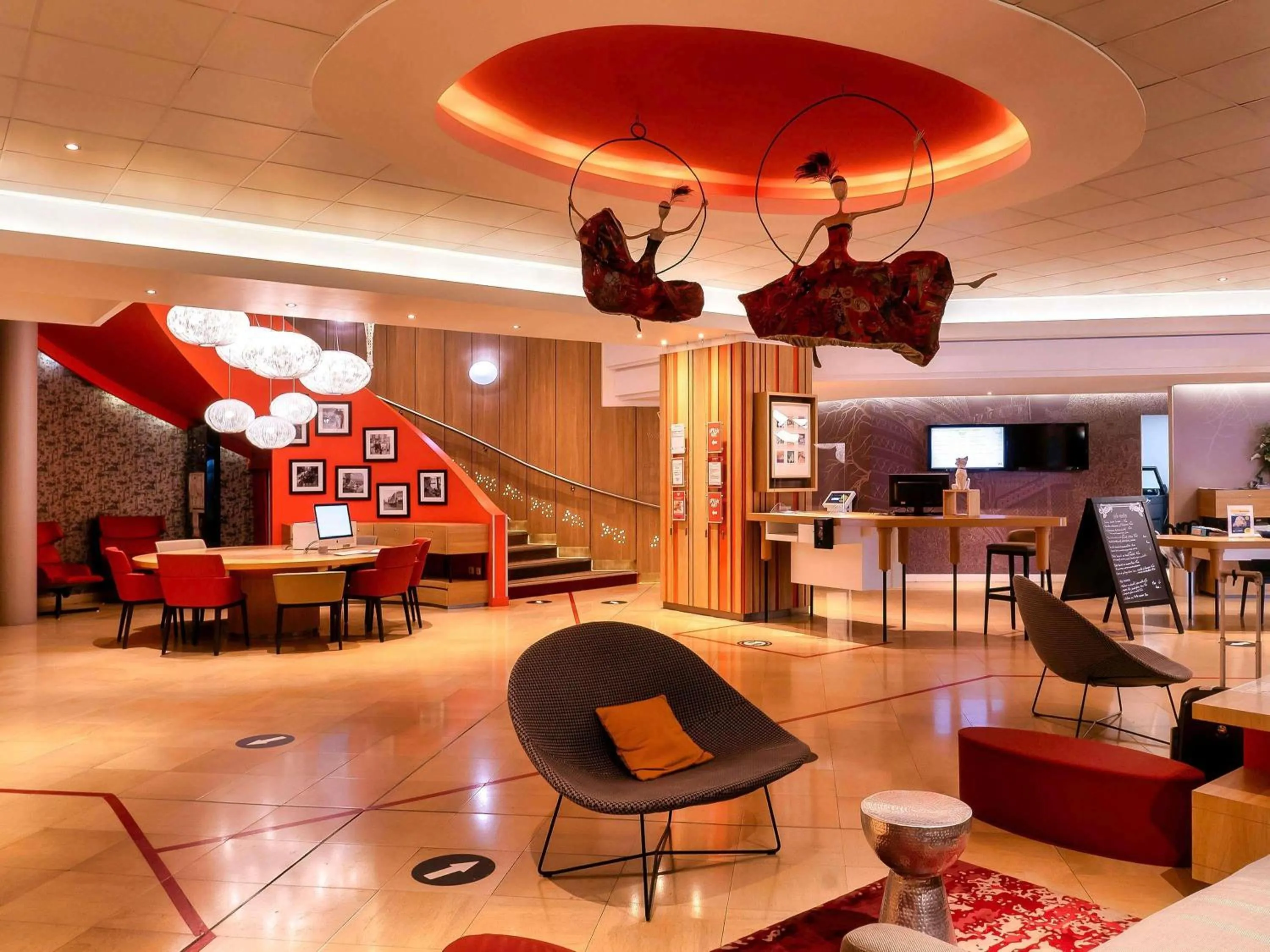 Property building in Mercure Paris Montmartre Sacré Coeur