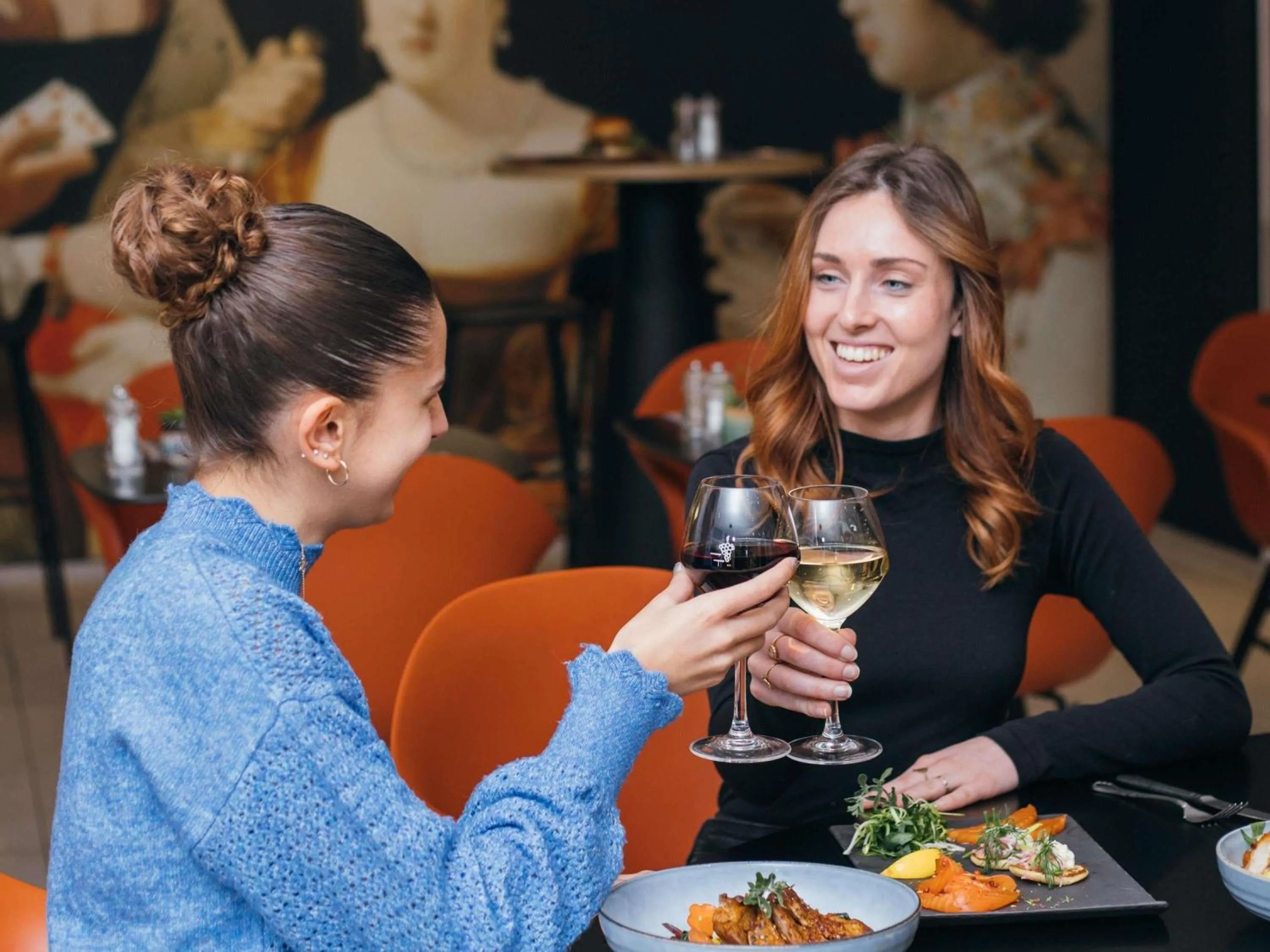 Restaurant/places to eat in Mercure Paris La Défense