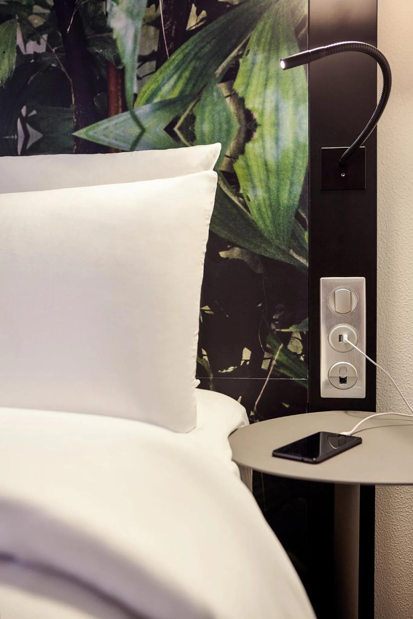 Bed in Mercure Paris La Défense