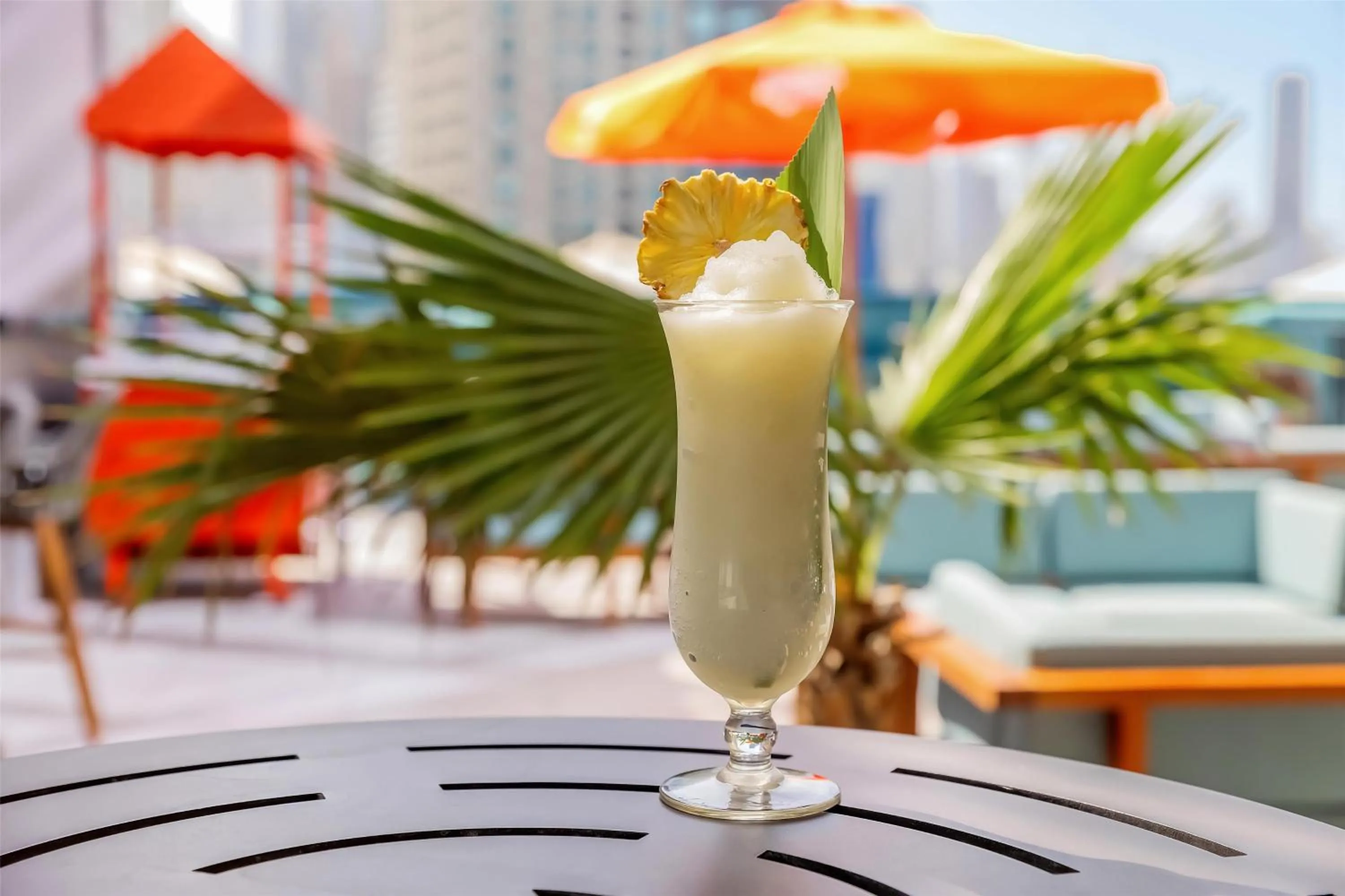 Lounge or bar in Radisson Blu Hotel, Dubai Canal View