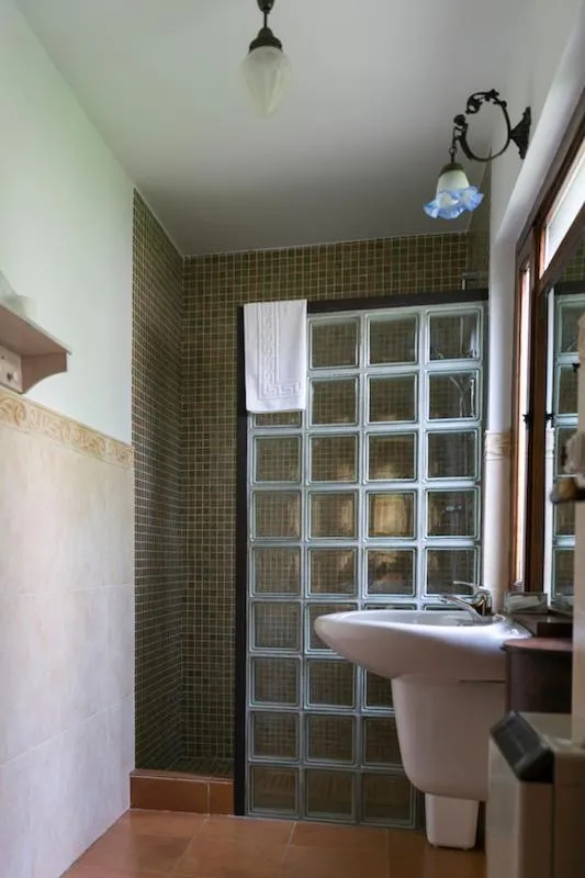 Bathroom in La Troje Oropesana