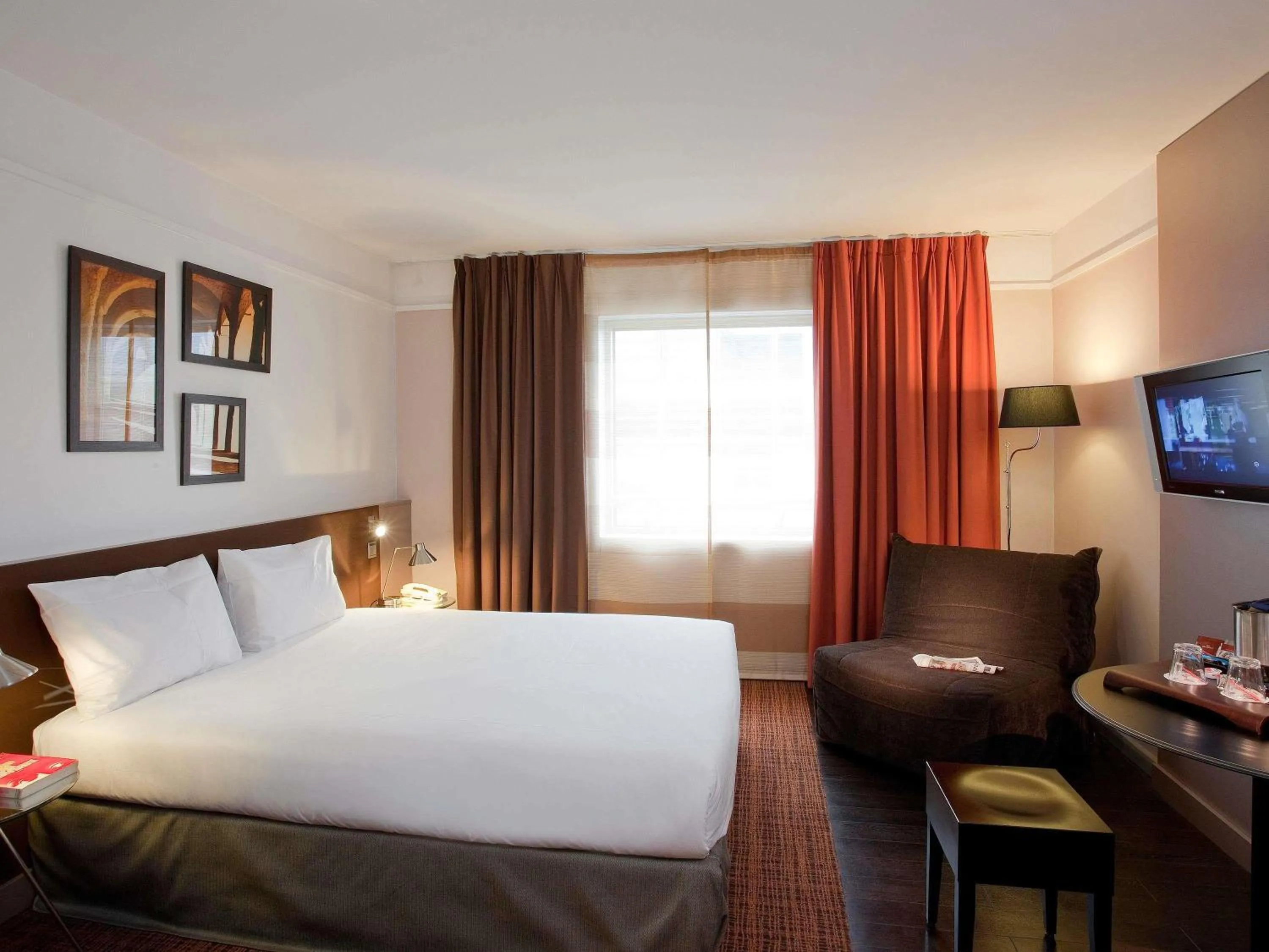 Bedroom, Bed in Mercure Paris la Défense Grande Arche