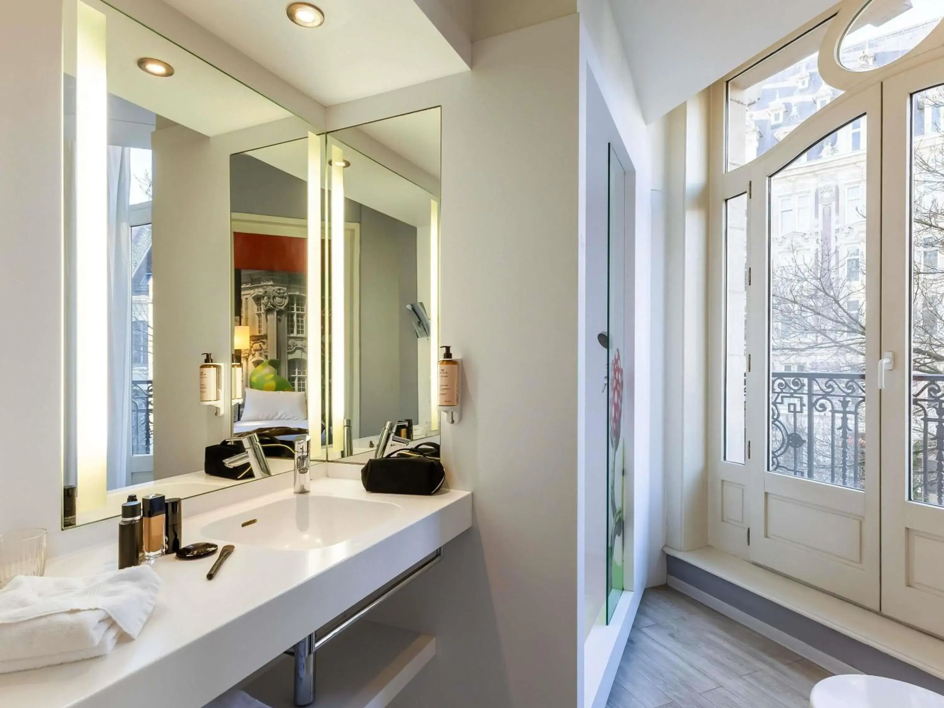 Junior Suite with Sofa Bed in Mercure Lille Centre Grand Place Junior Suite with Sofa Bed in Mercure Lille Centre Grand Place