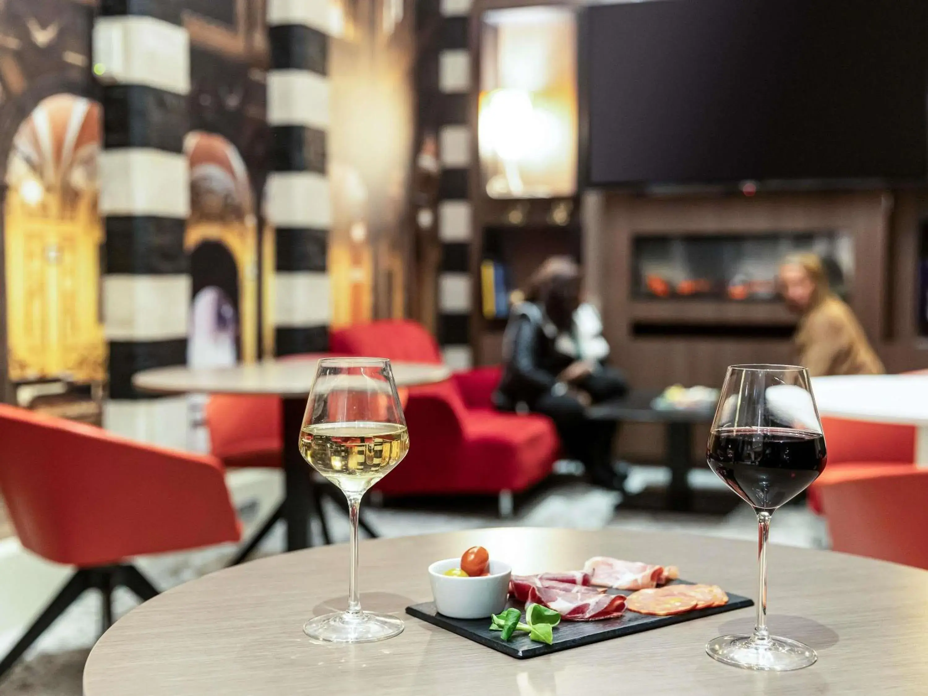 Lounge or bar in Mercure Lille Centre Grand Place Lounge or bar in Mercure Lille Centre Grand Place