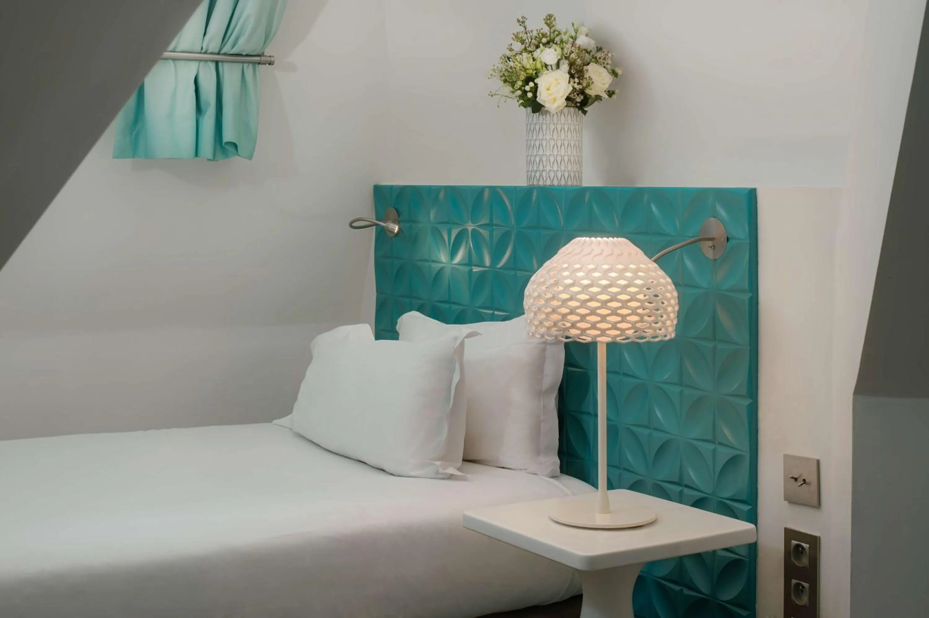 Bedroom, Bed in Holiday Inn Paris Gare de l'Est, an IHG Hotel