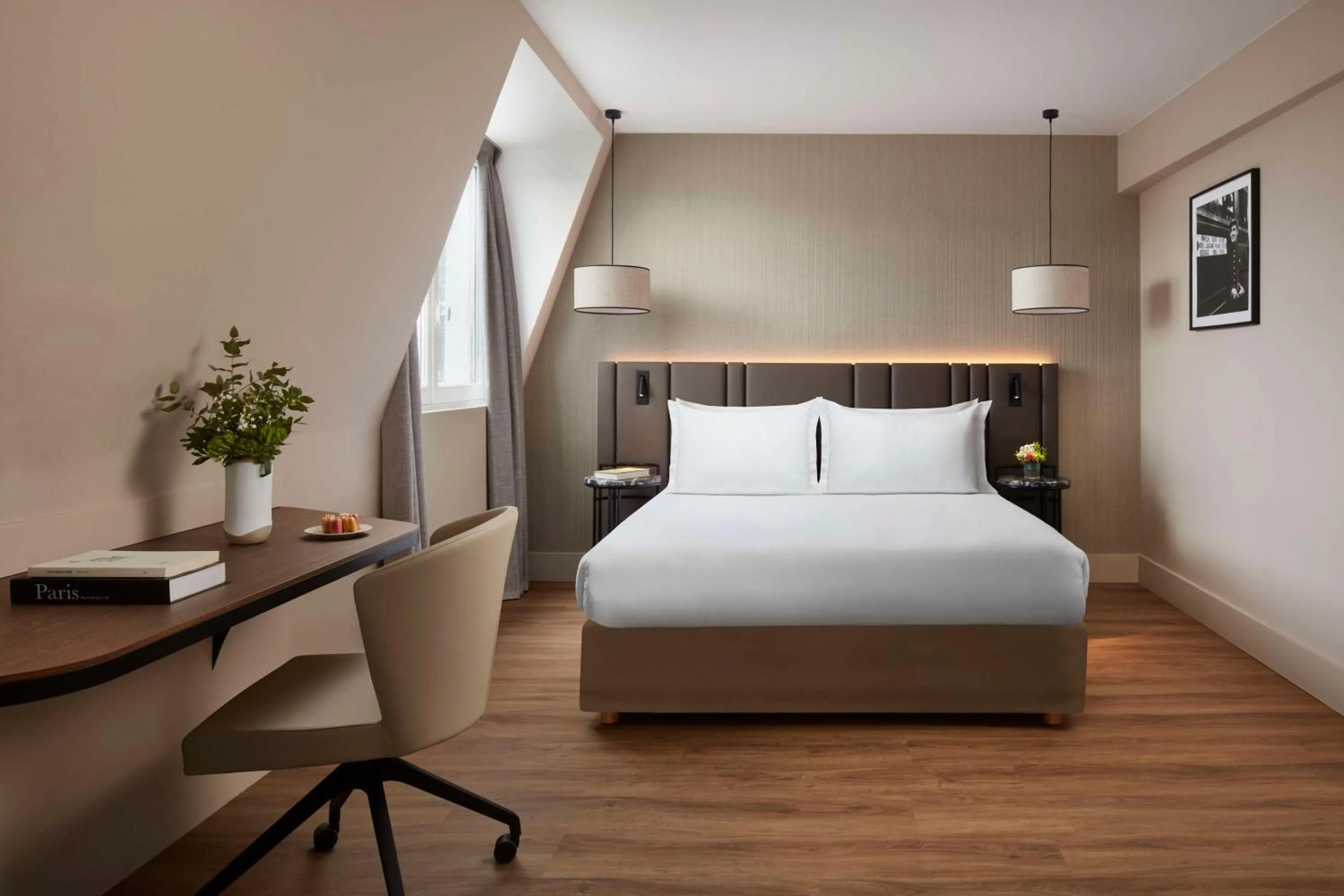 Bedroom, Bed in Holiday Inn Paris Gare de l'Est, an IHG Hotel