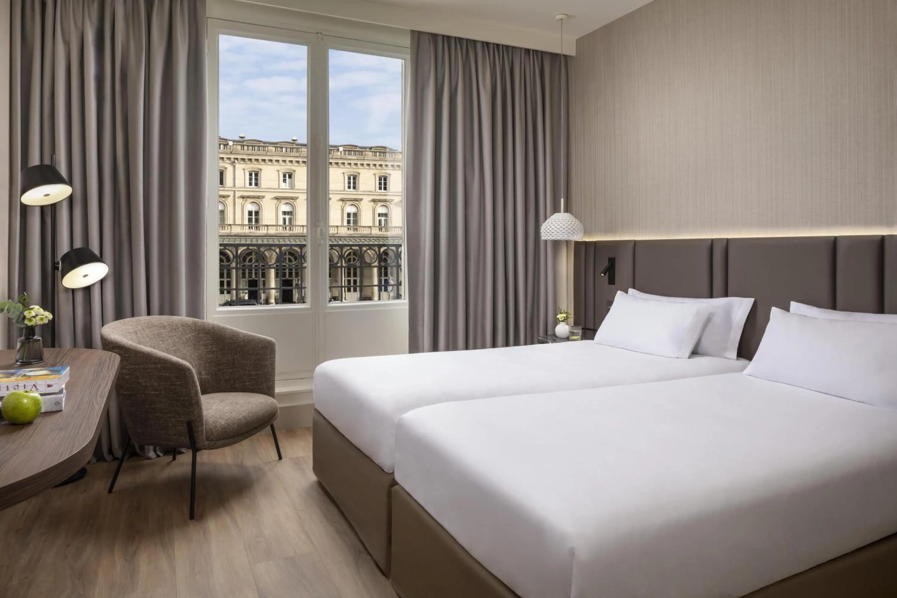 Bedroom, Bed in NH Paris Gare de l'Est