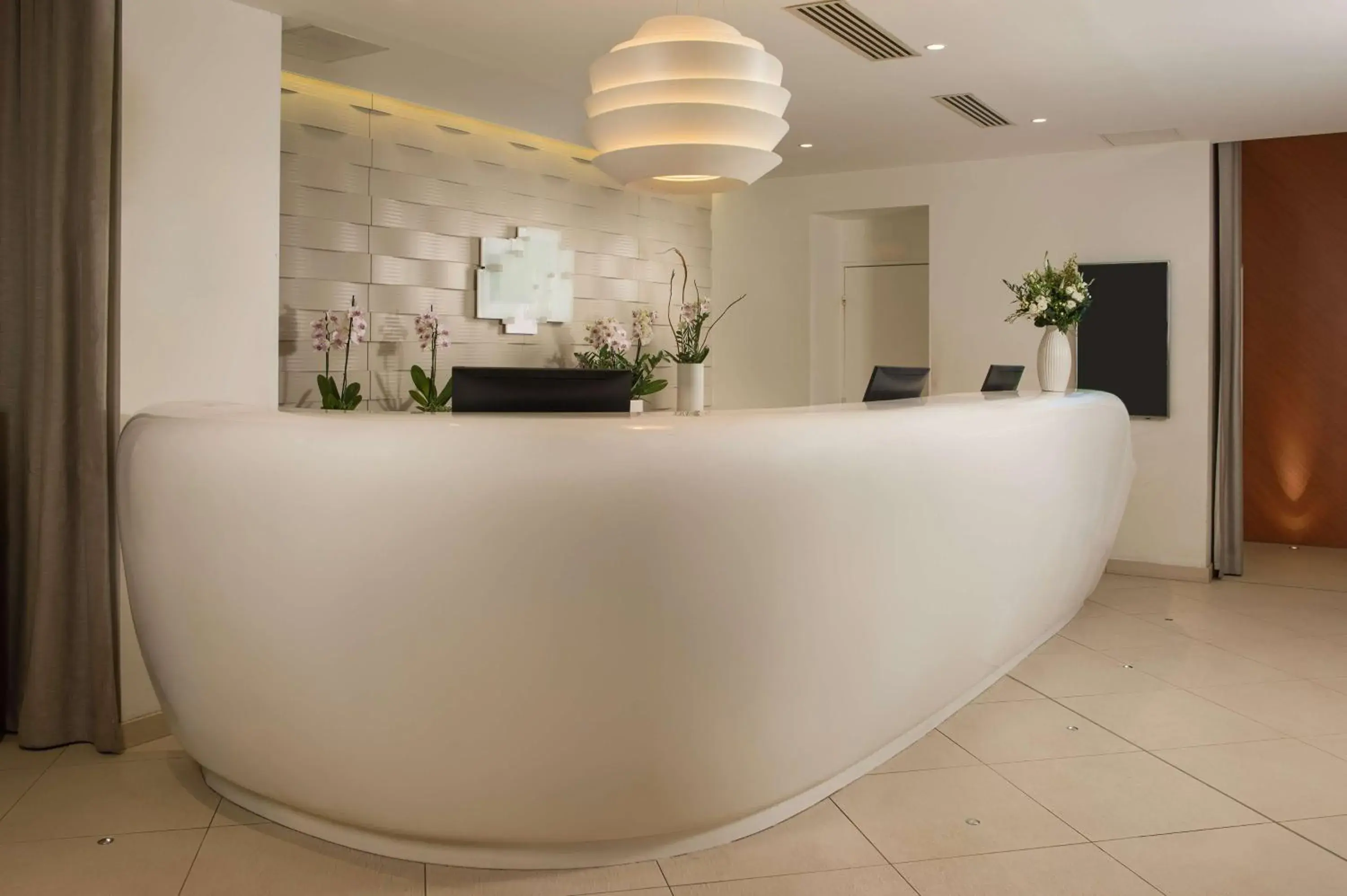 Lobby or reception in Holiday Inn Paris Gare de l'Est, an IHG Hotel Lobby or reception in Holiday Inn Paris Gare de l'Est, an IHG Hotel