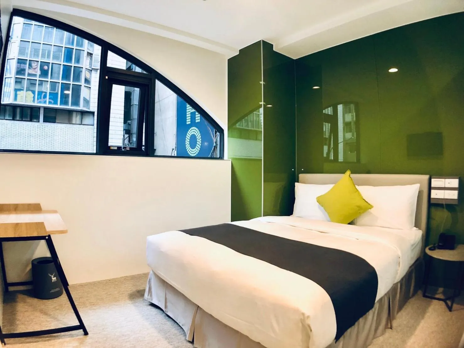 Bed in T.O. Hotel - Taipei station