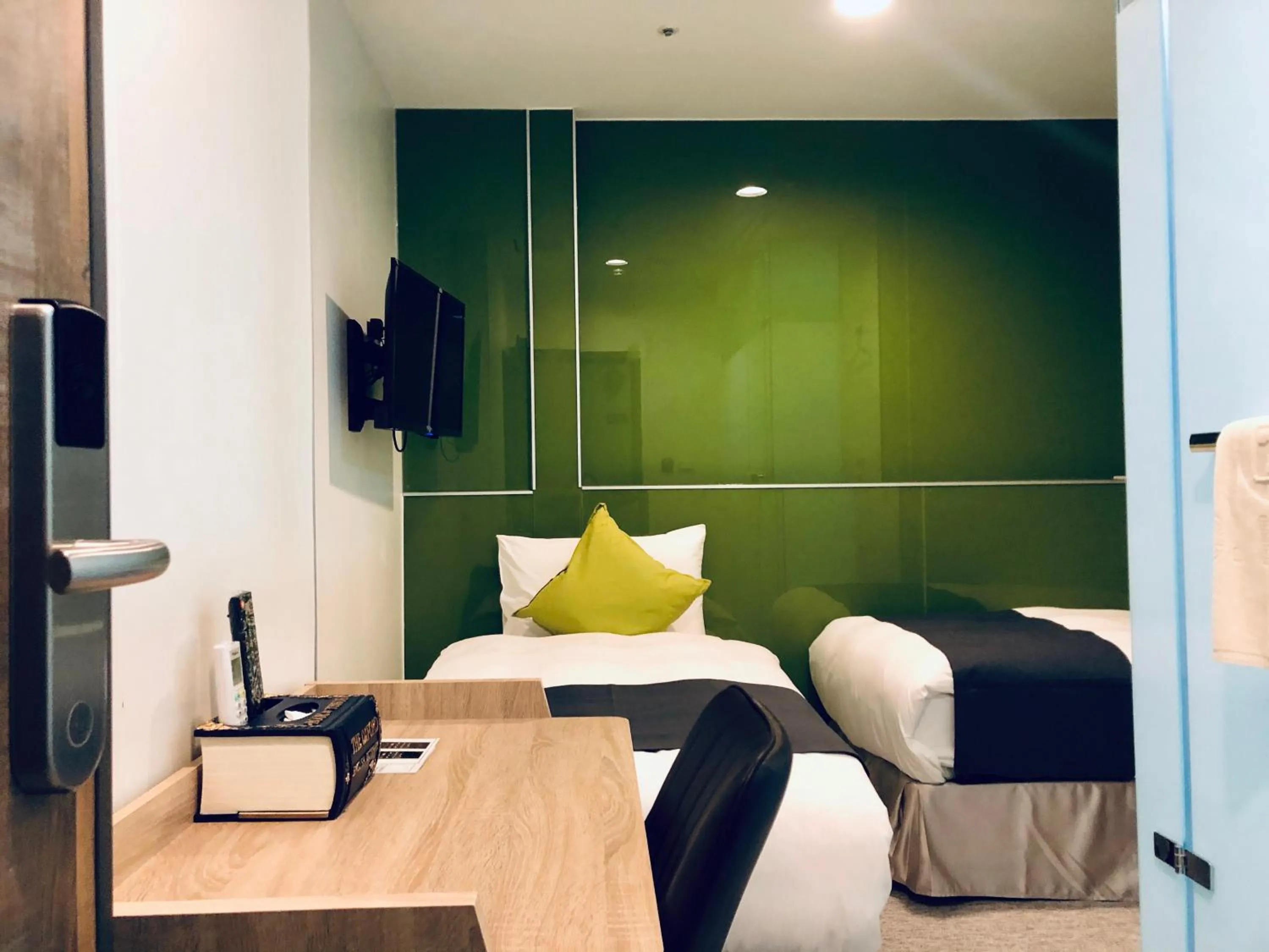 Bed in T.O. Hotel - Taipei station