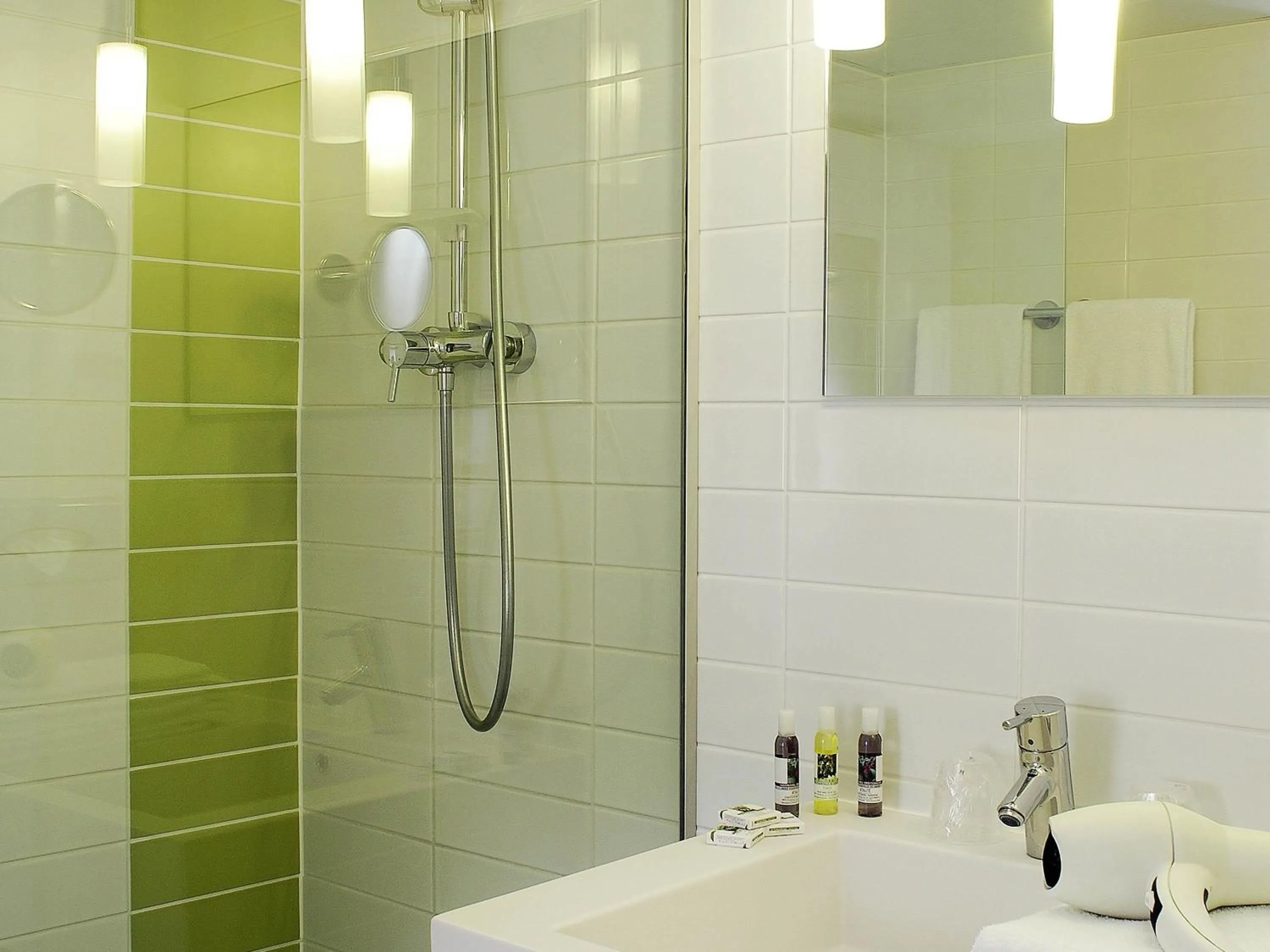 Bedroom in Mercure Strasbourg Centre