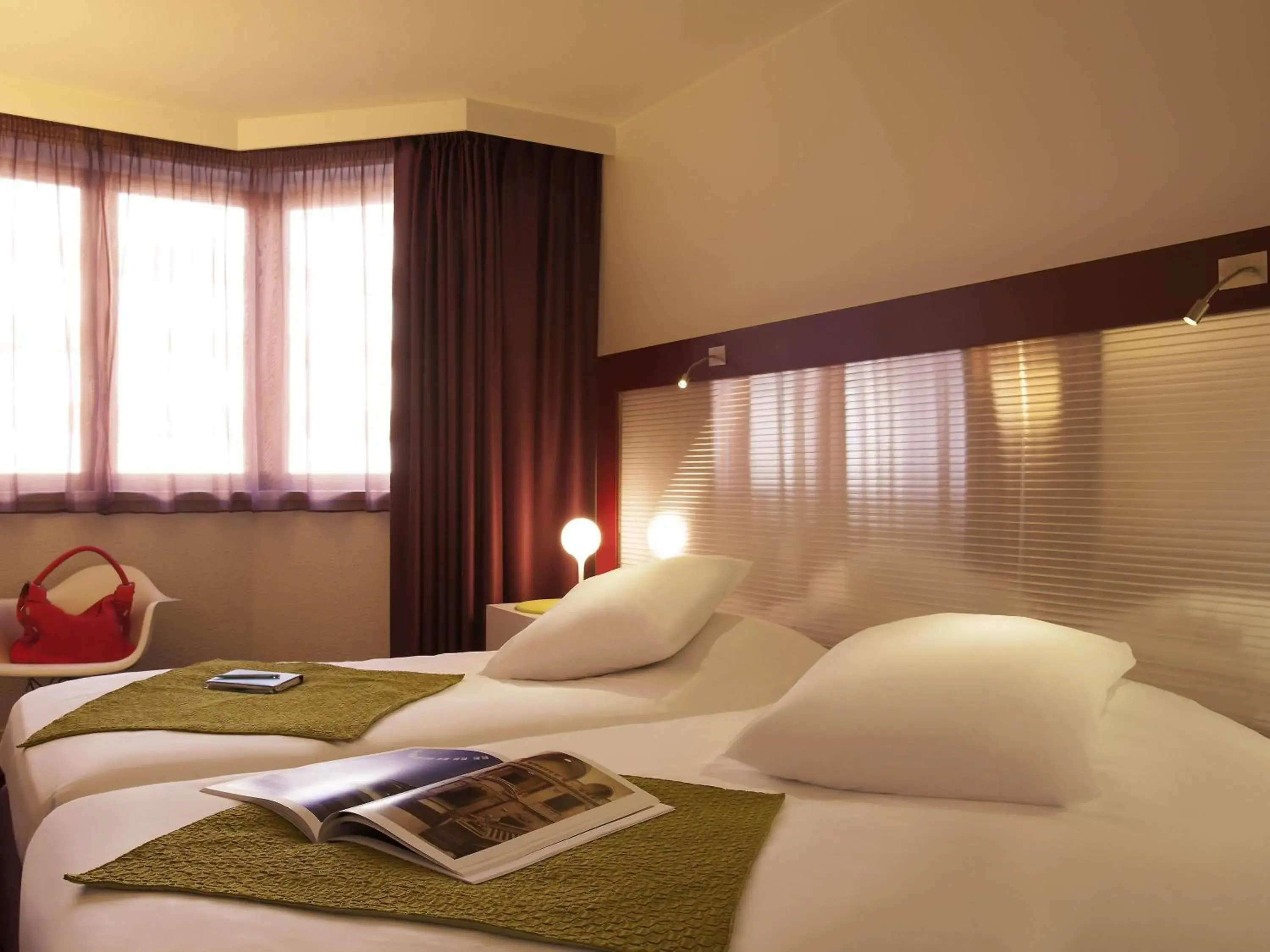 Bedroom, Bed in Mercure Strasbourg Centre Bedroom, Bed in Mercure Strasbourg Centre