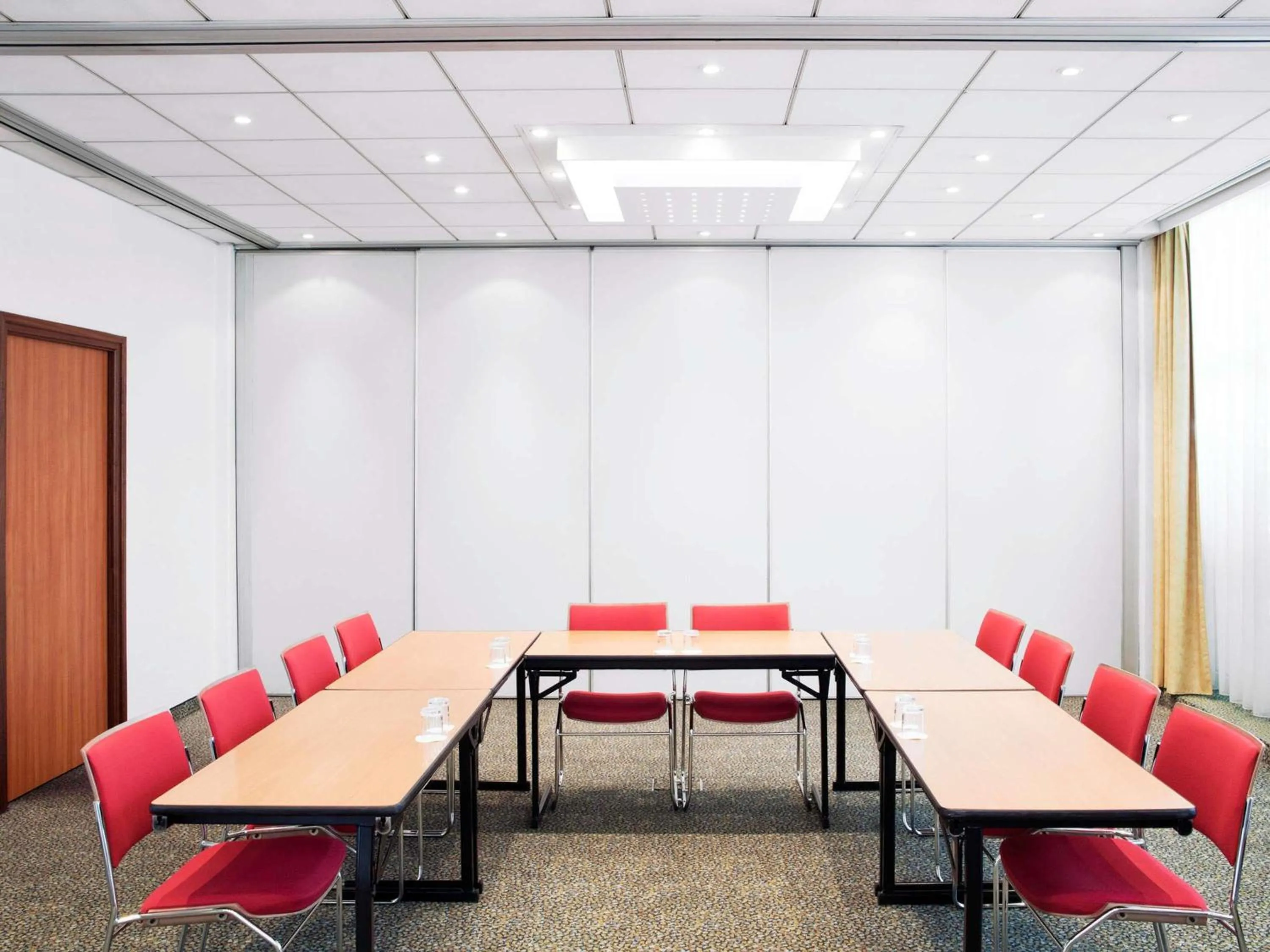 Meeting/conference room in Novotel Mulhouse Bâle Fribourg