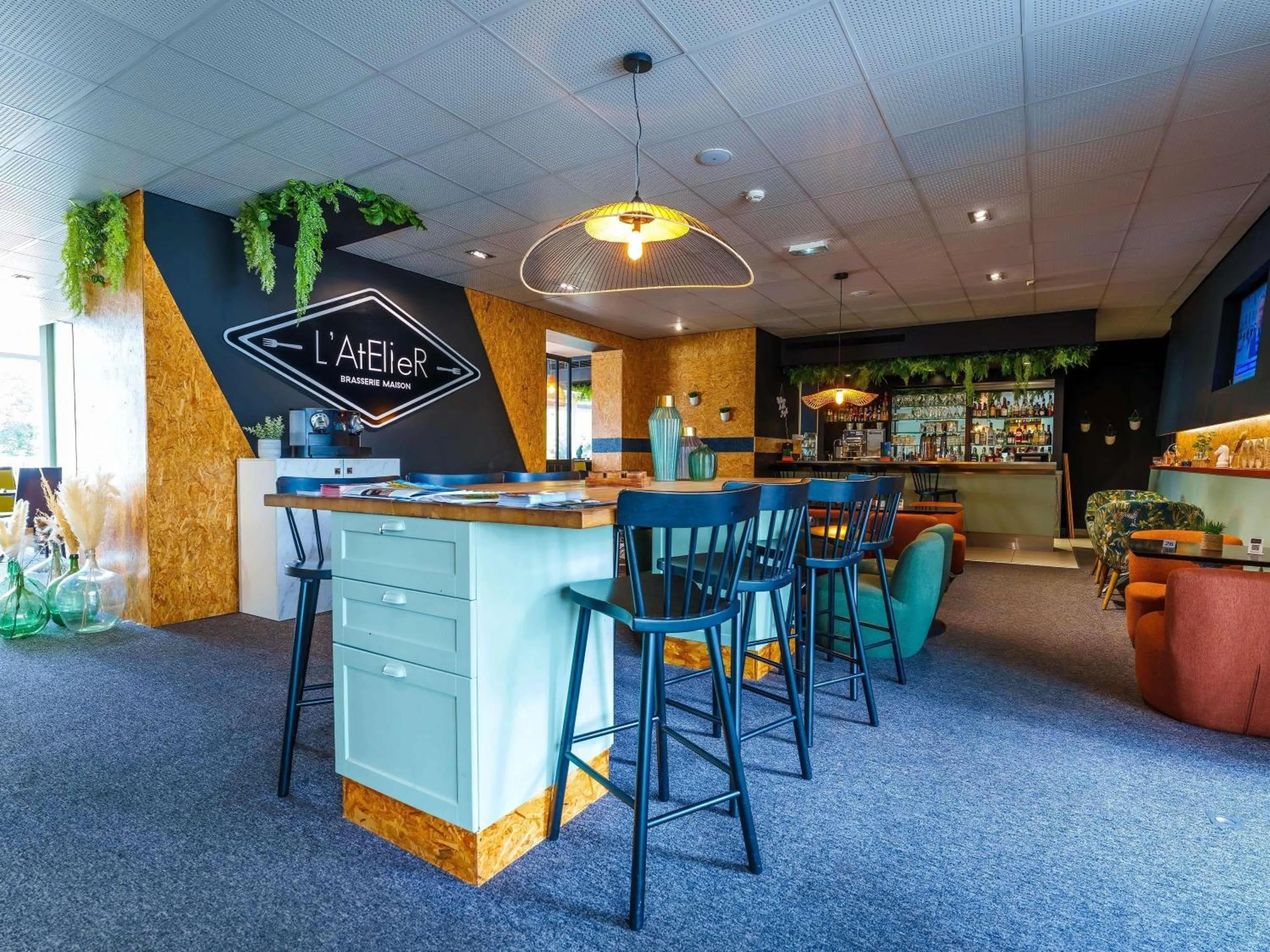Lounge or bar in Novotel Mulhouse Bâle Fribourg