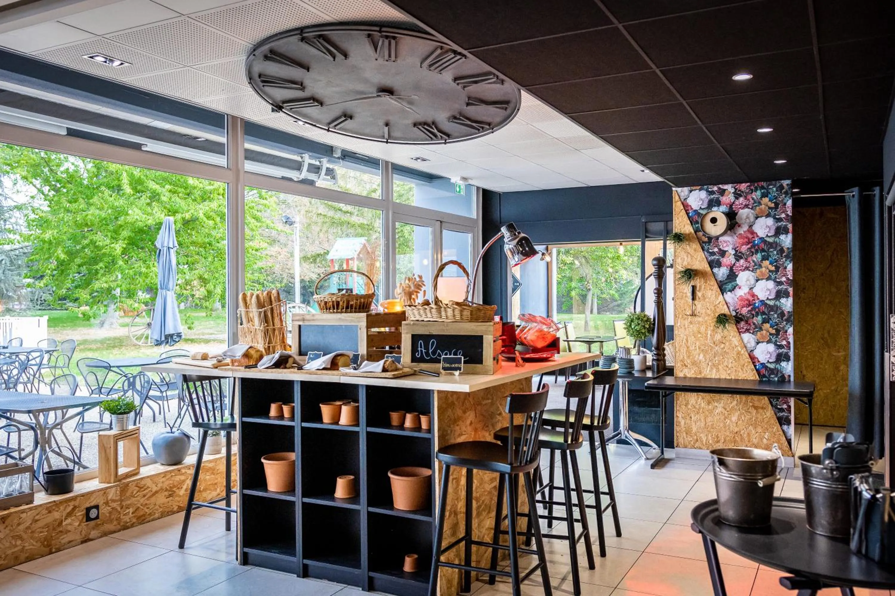 Restaurant/places to eat in Novotel Mulhouse Bâle Fribourg