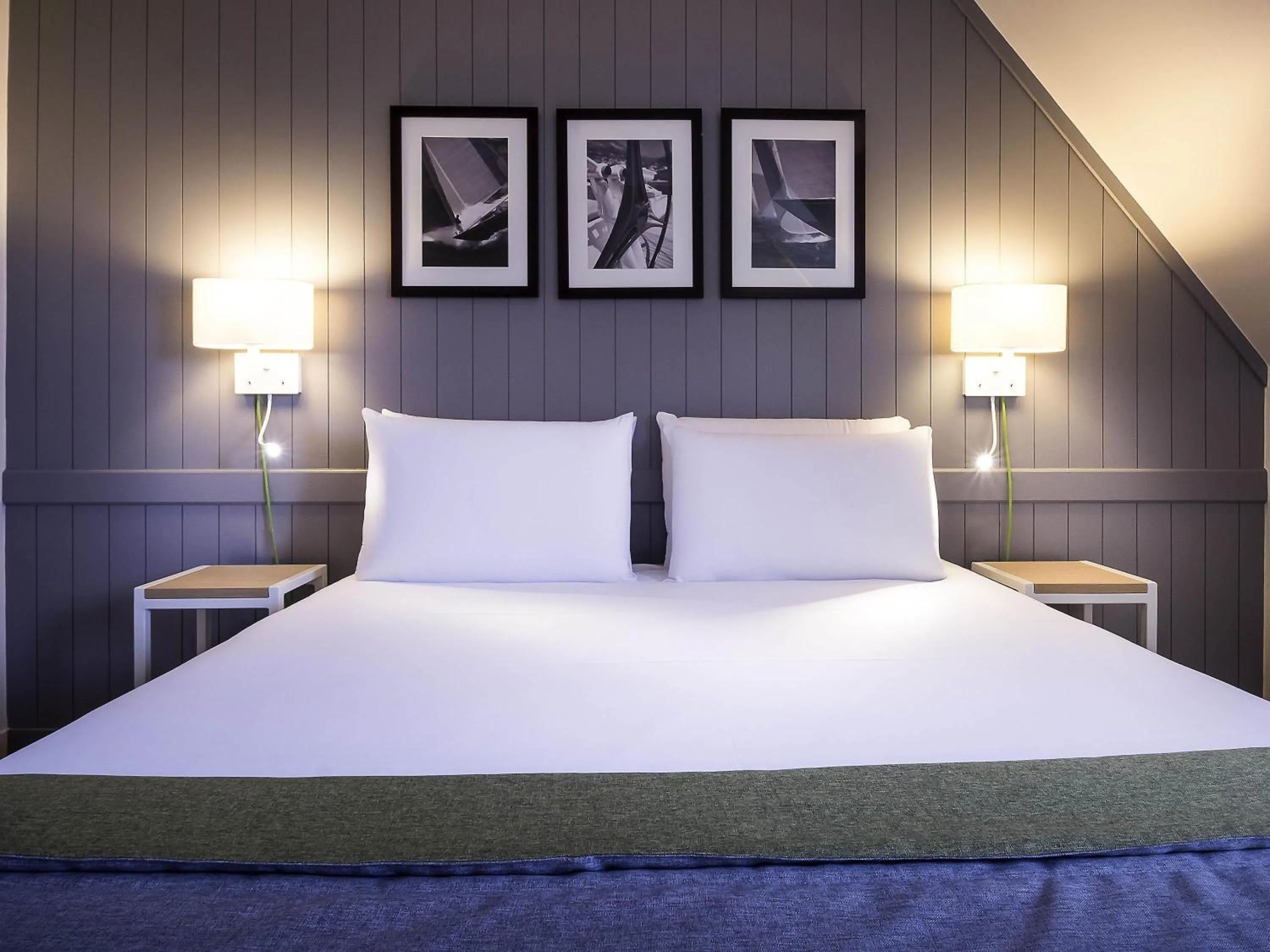 Bedroom, Bed in Mercure Deauville Centre