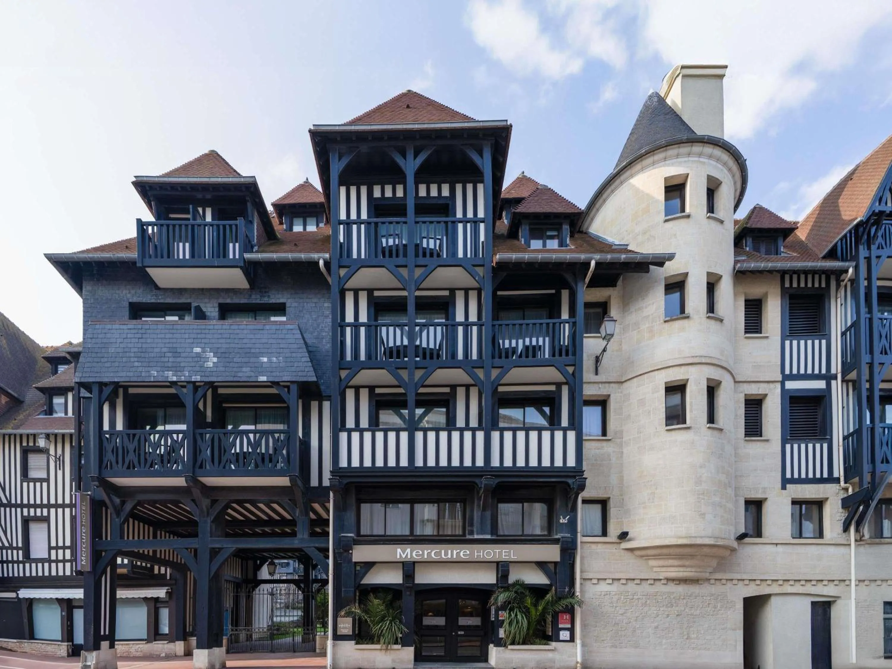 Property building in Mercure Deauville Centre
