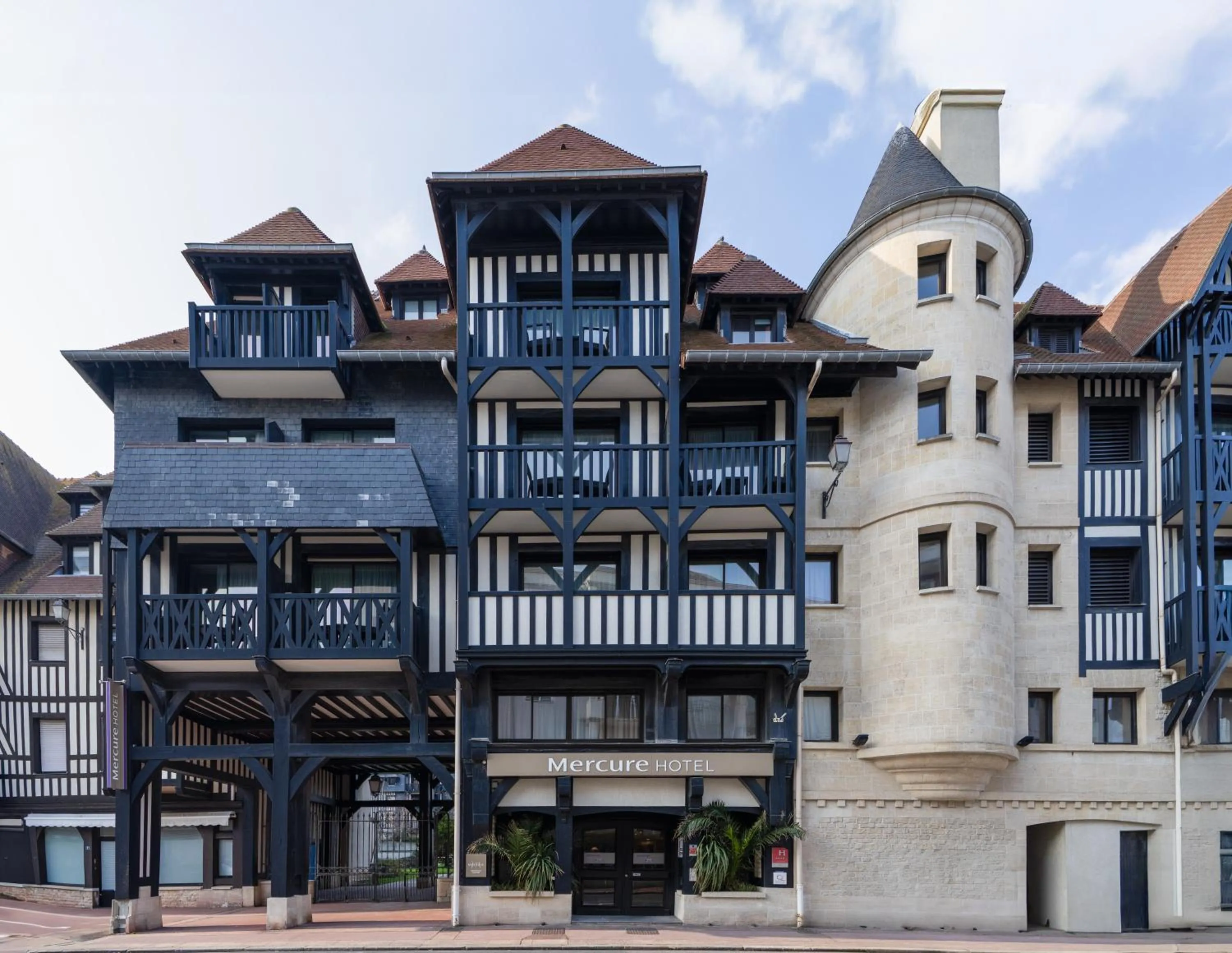 Property building in Mercure Deauville Centre