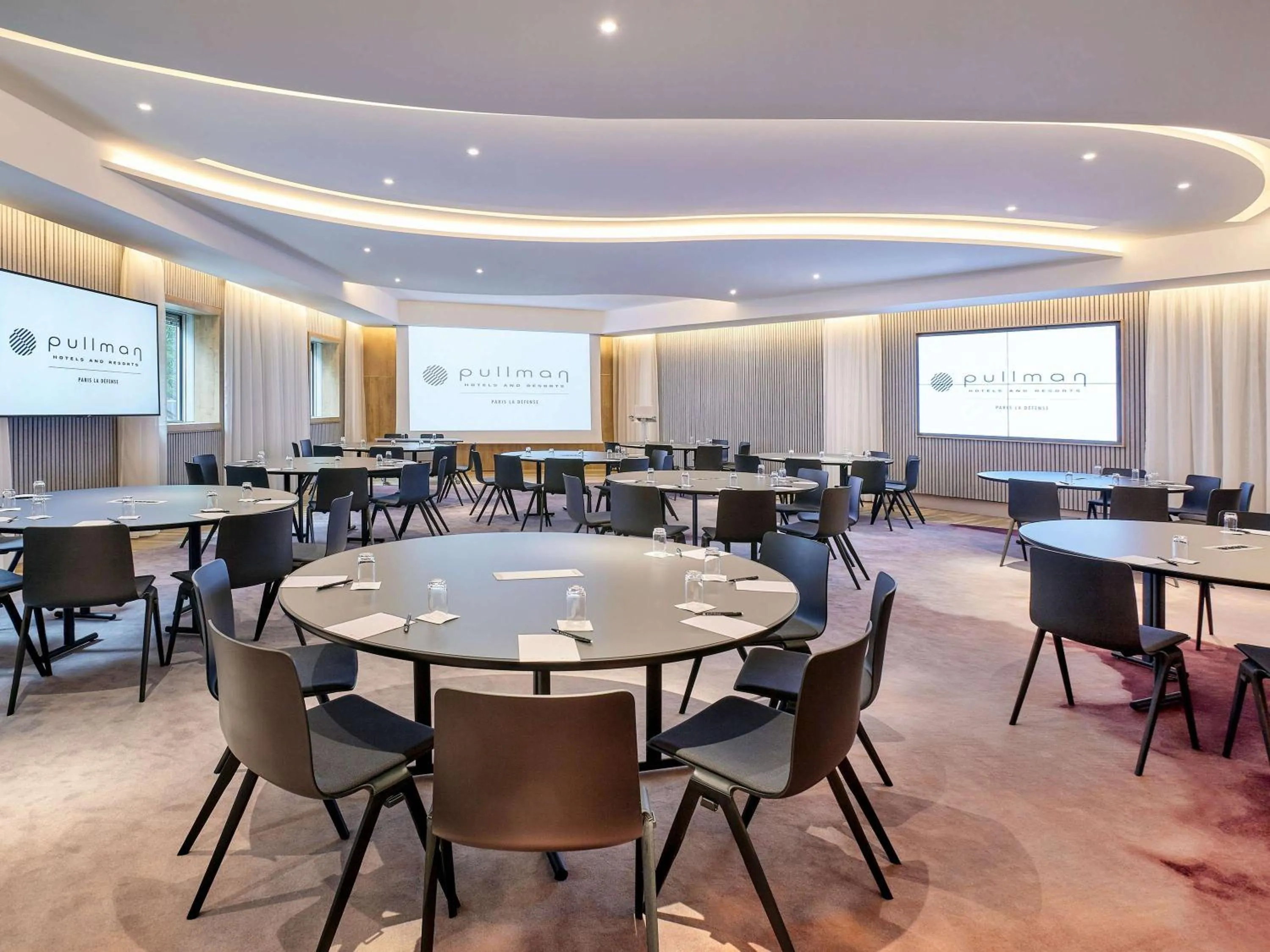Meeting/conference room in Pullman Paris La Défense