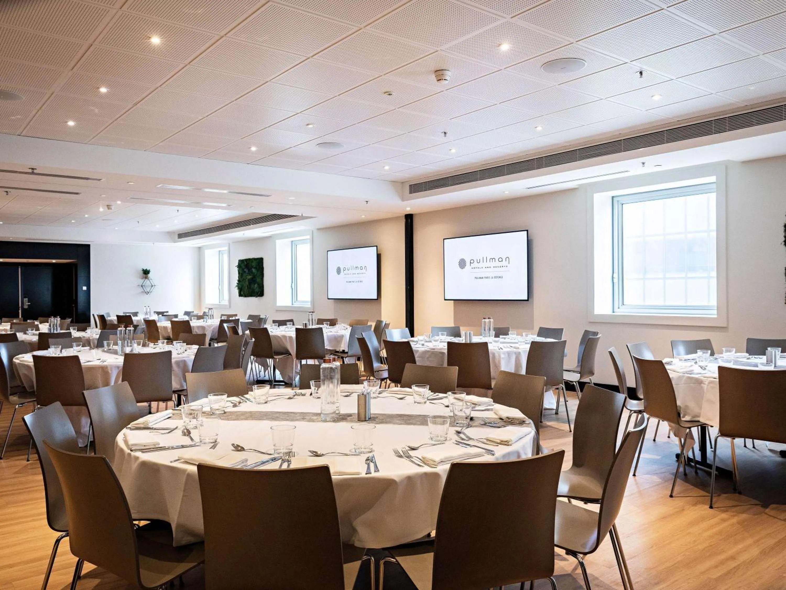 Meeting/conference room in Pullman Paris La Défense