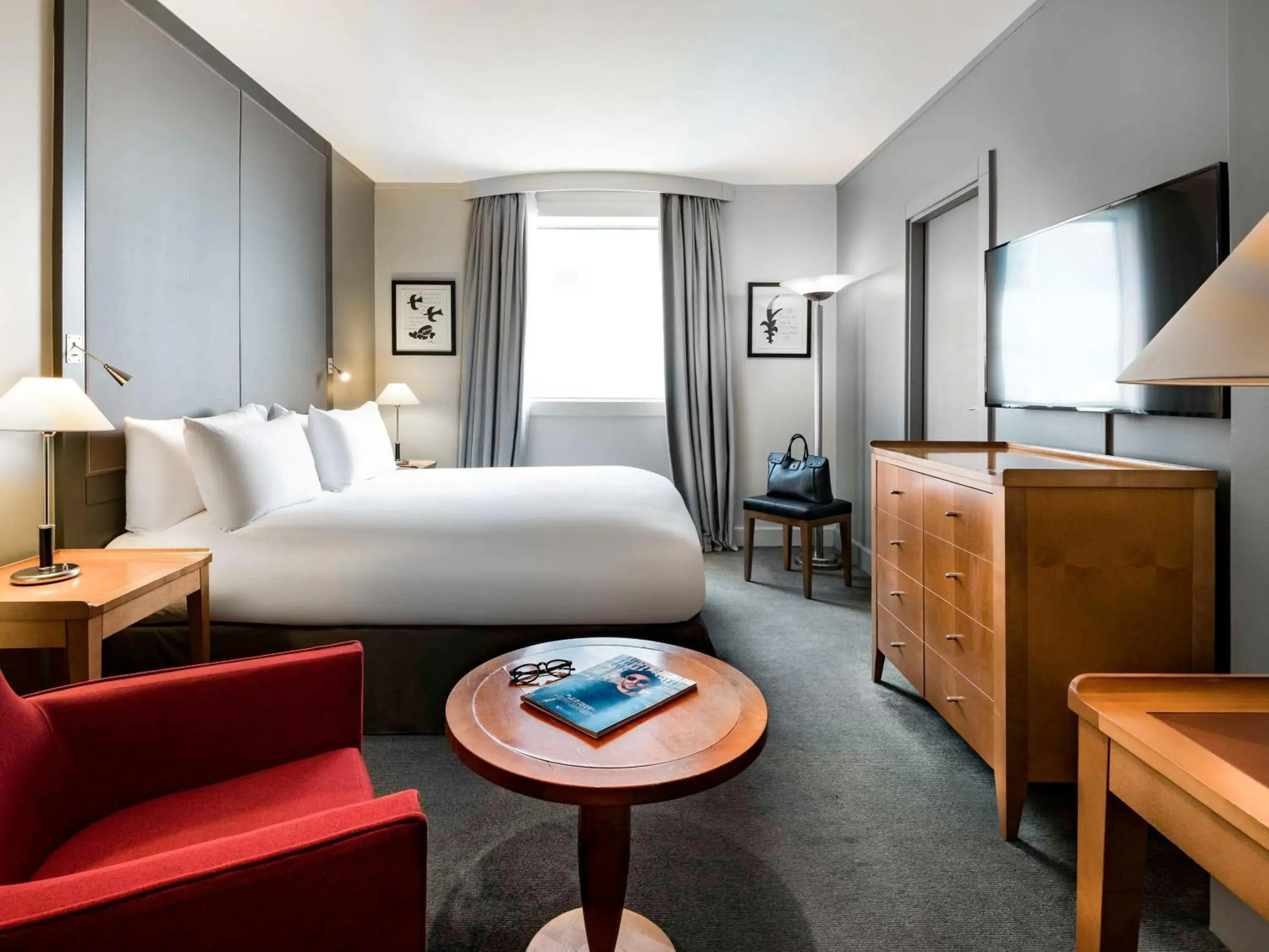 Bedroom, Bed in Pullman Paris La Défense Bedroom, Bed in Pullman Paris La Défense