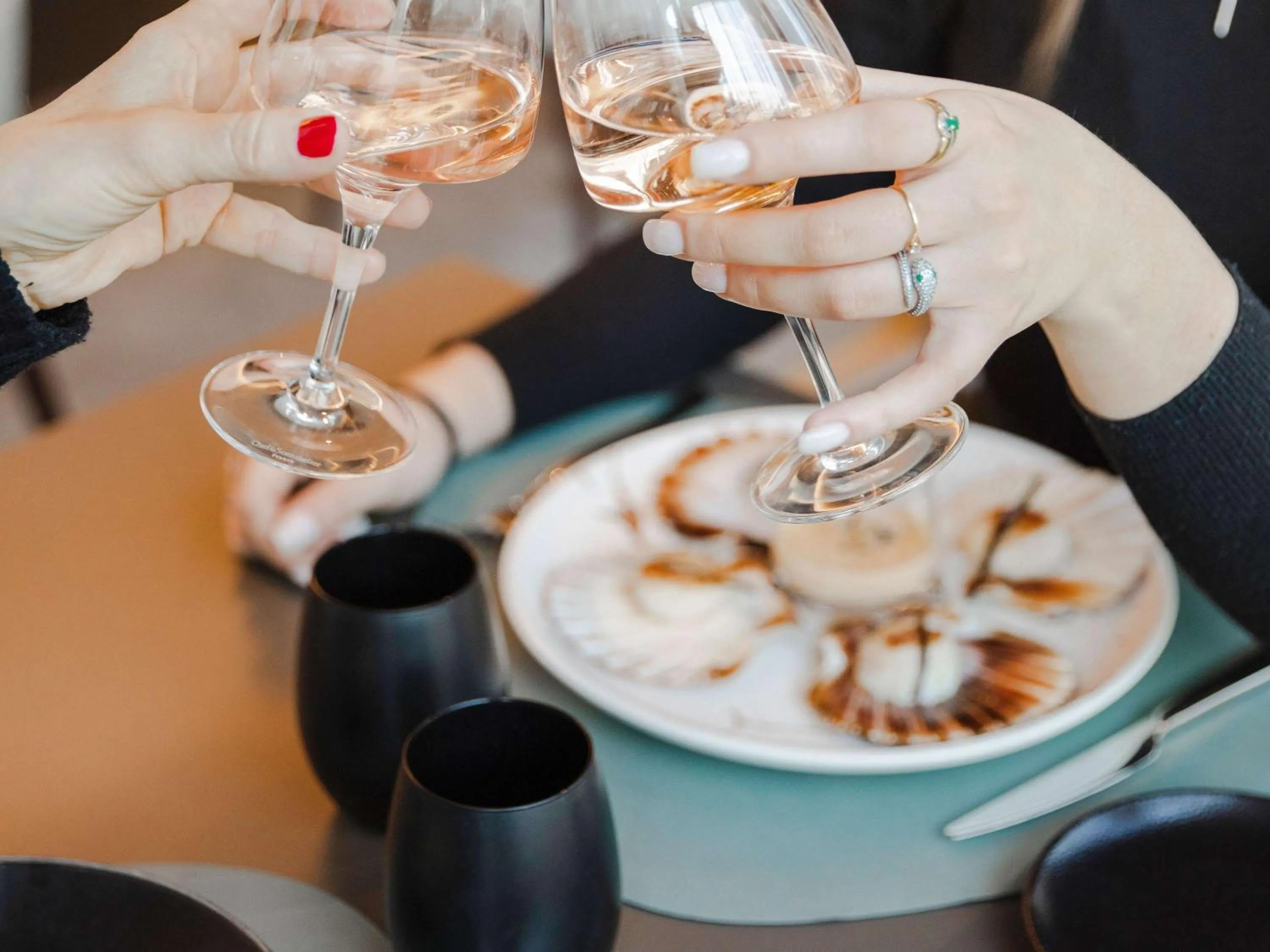 Restaurant/places to eat in Pullman Paris La Défense