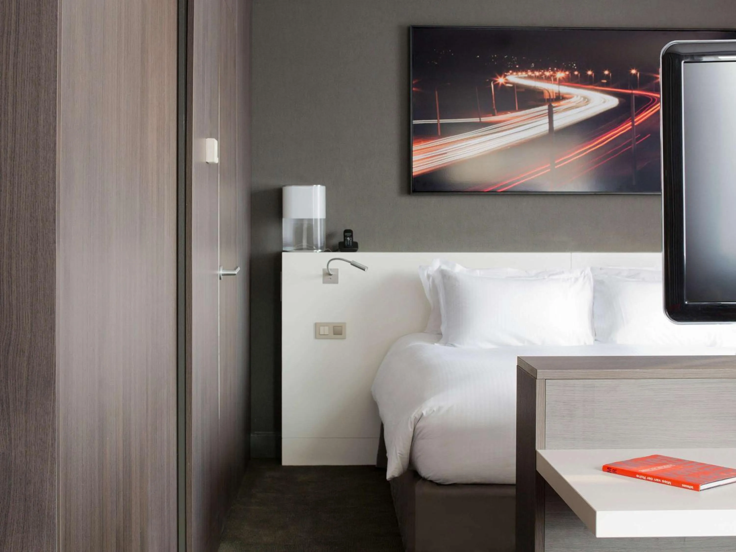 Bedroom, Bed in Pullman Paris La Défense