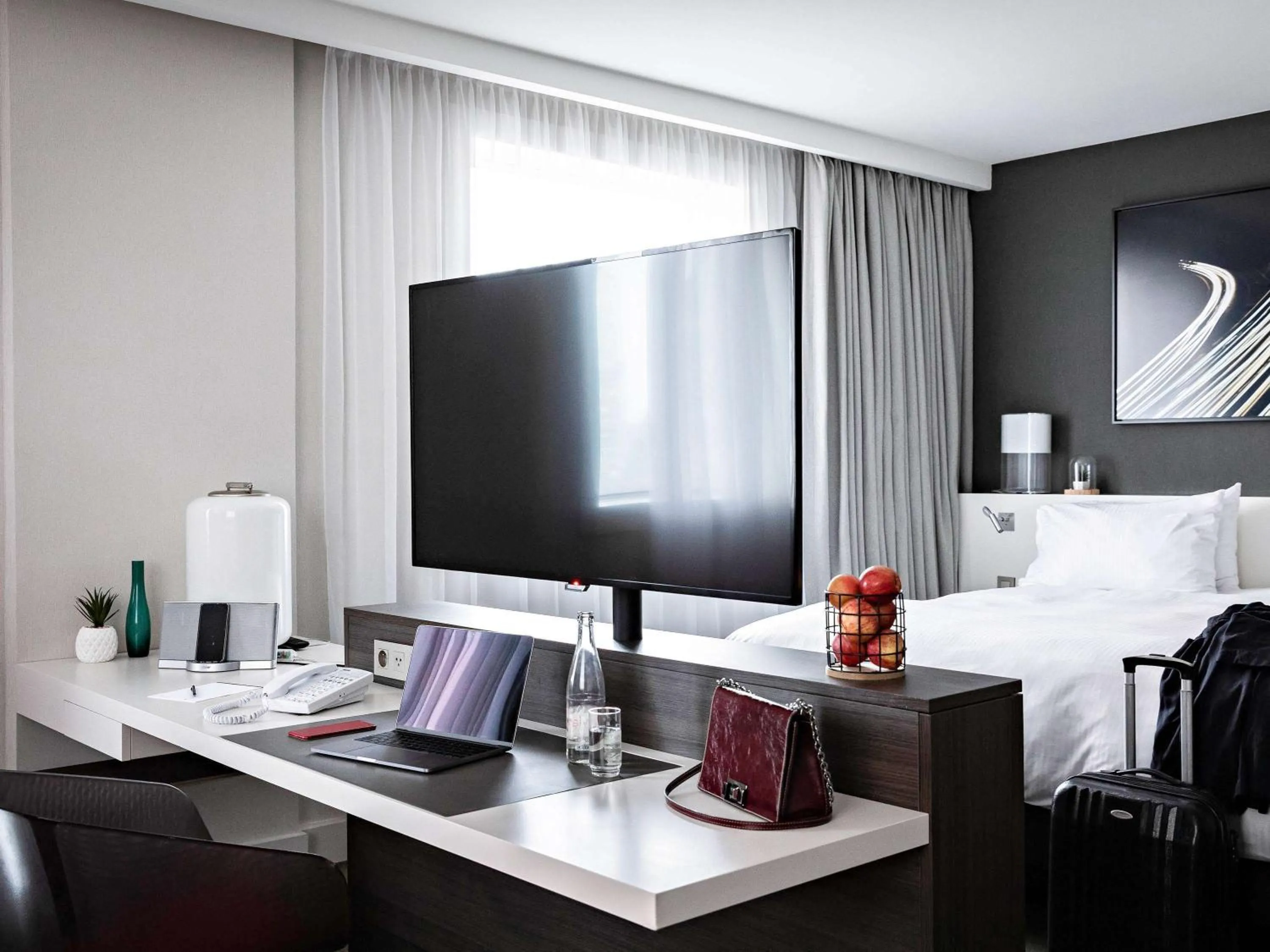 Bedroom, Bed in Pullman Paris La Défense