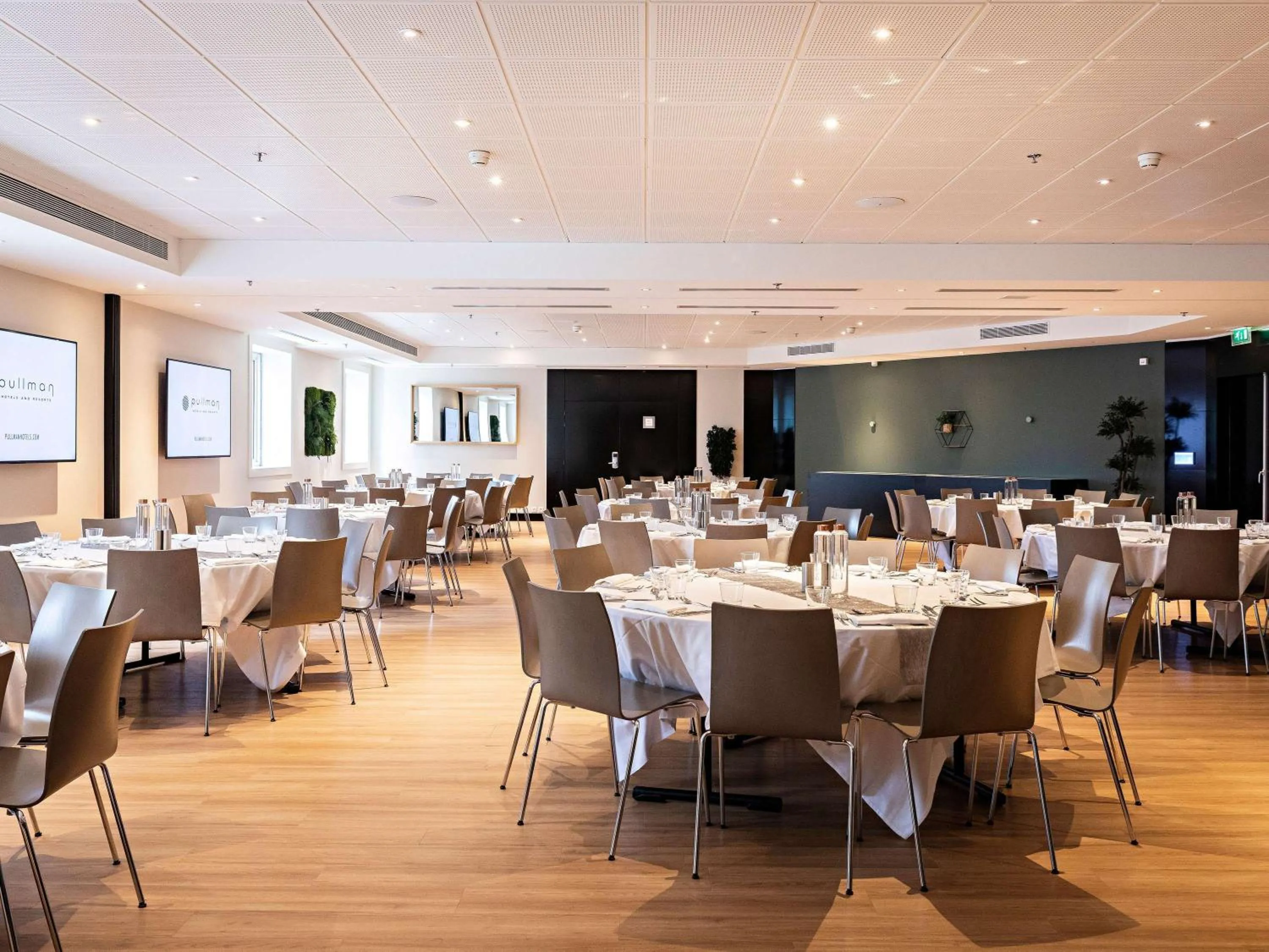 Meeting/conference room in Pullman Paris La Défense