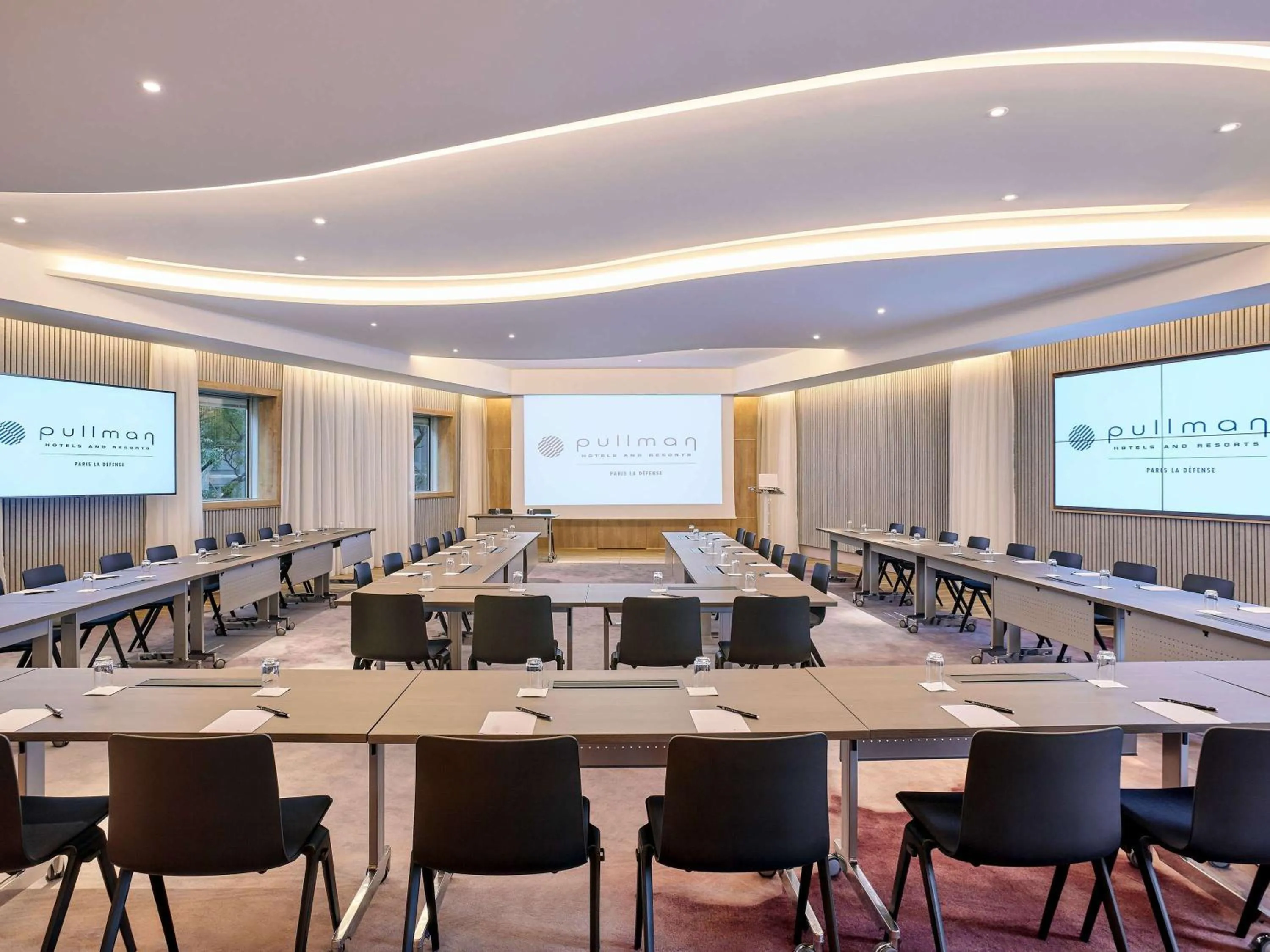 Meeting/conference room in Pullman Paris La Défense