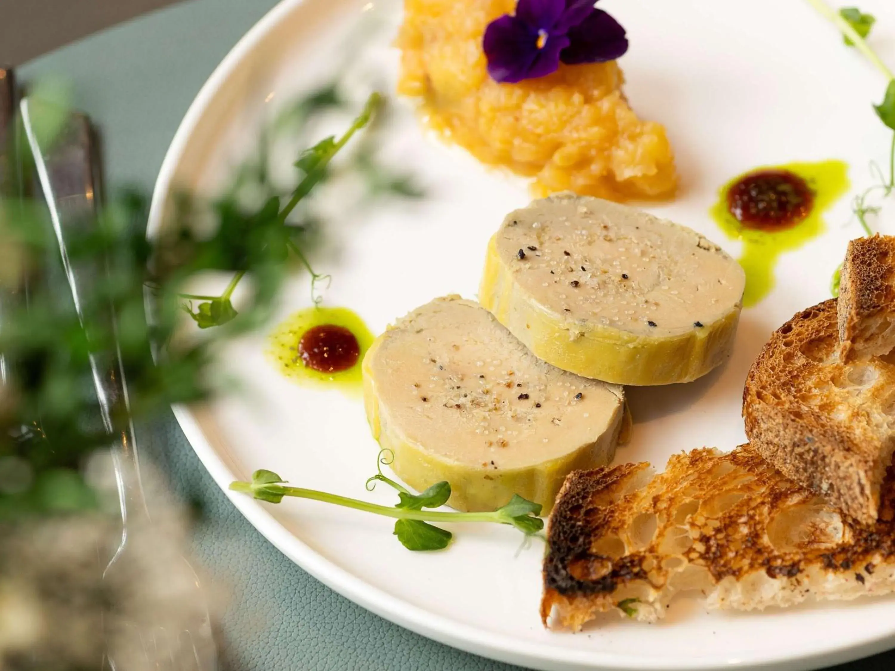 Restaurant/places to eat in Pullman Paris La Défense Restaurant/places to eat in Pullman Paris La Défense