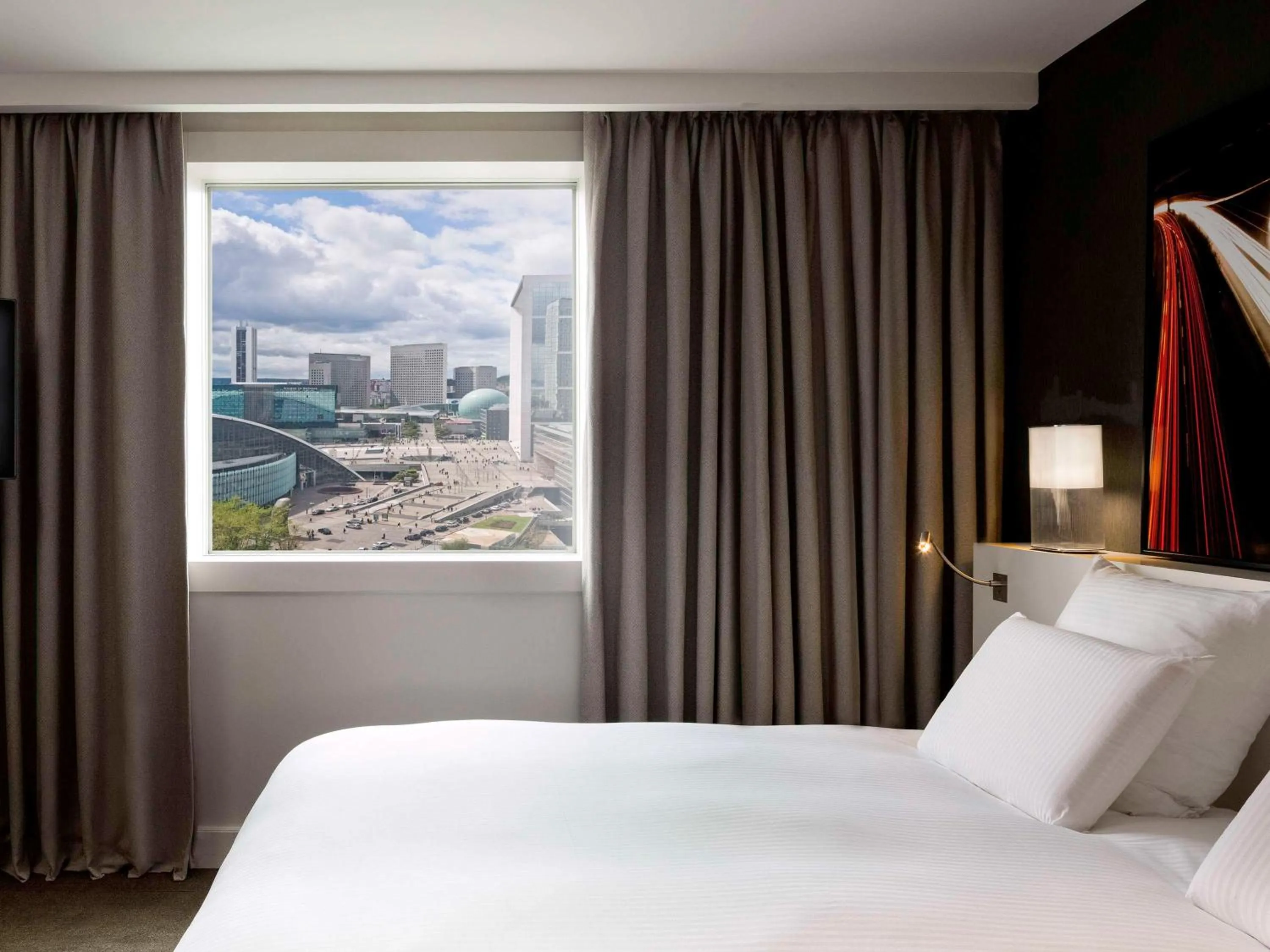 Bedroom, Bed in Pullman Paris La Défense