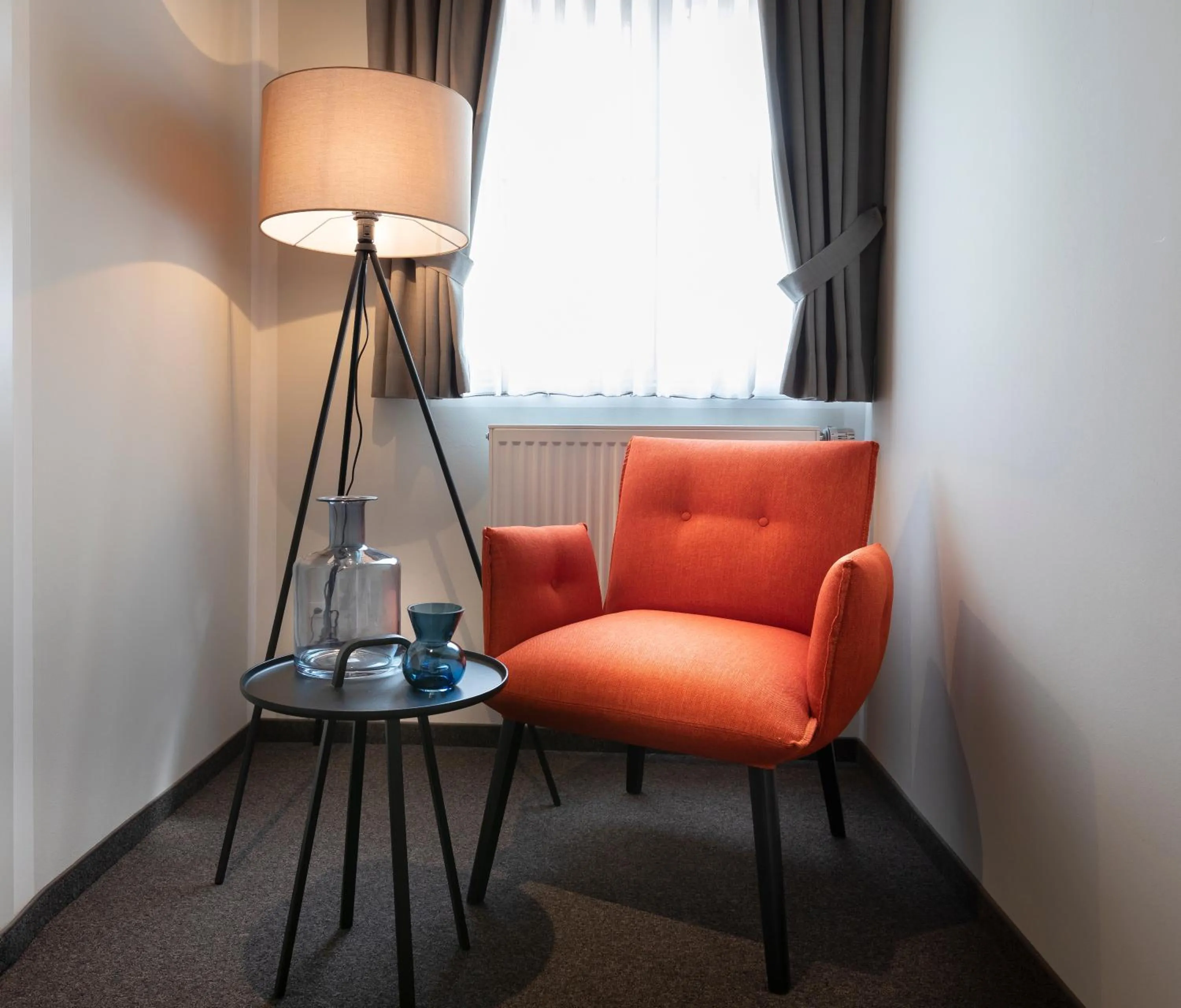 Seating area in Aston‘s Hotel