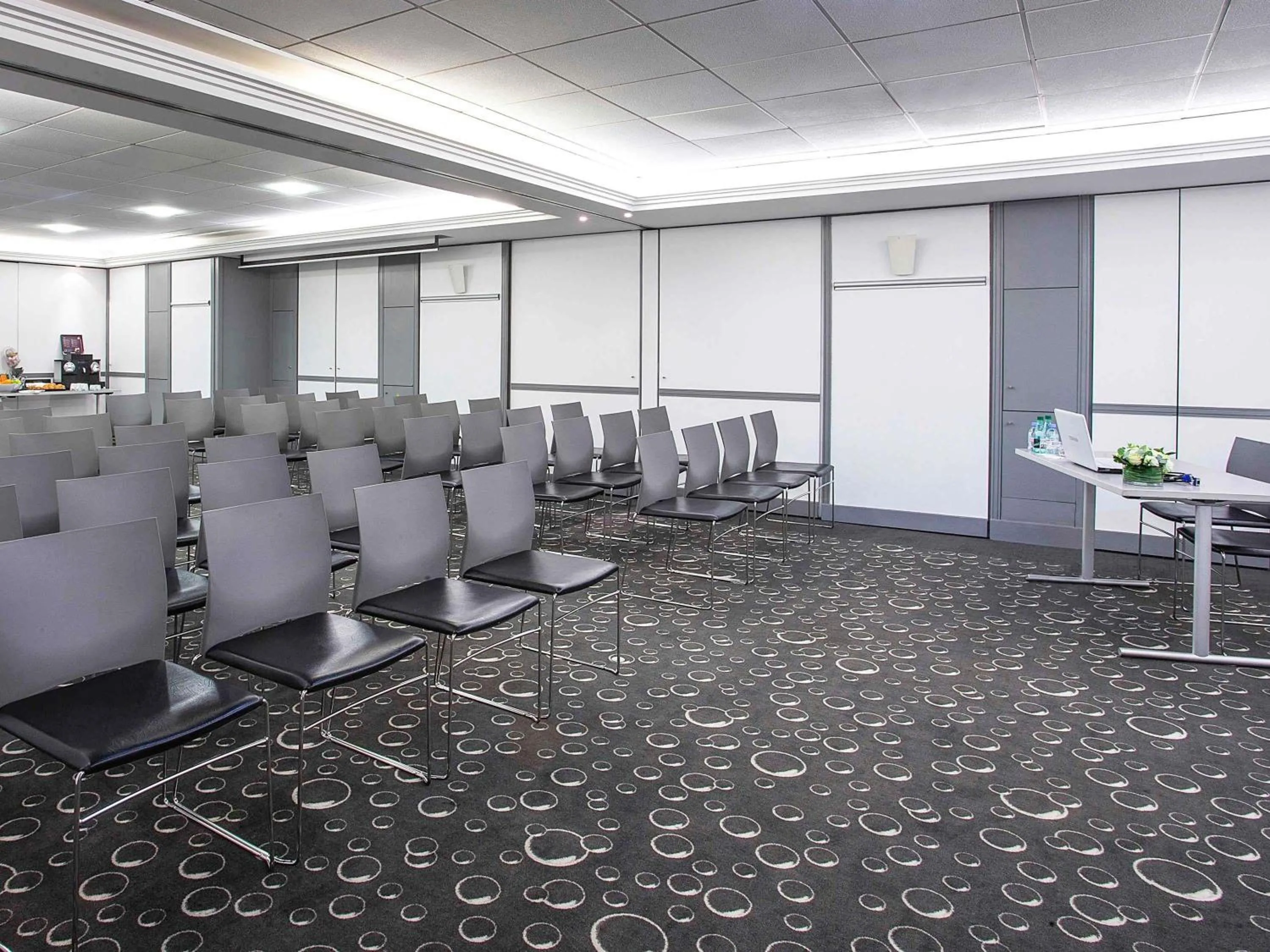 Meeting/conference room in Mercure Paris Vaugirard Porte De Versailles