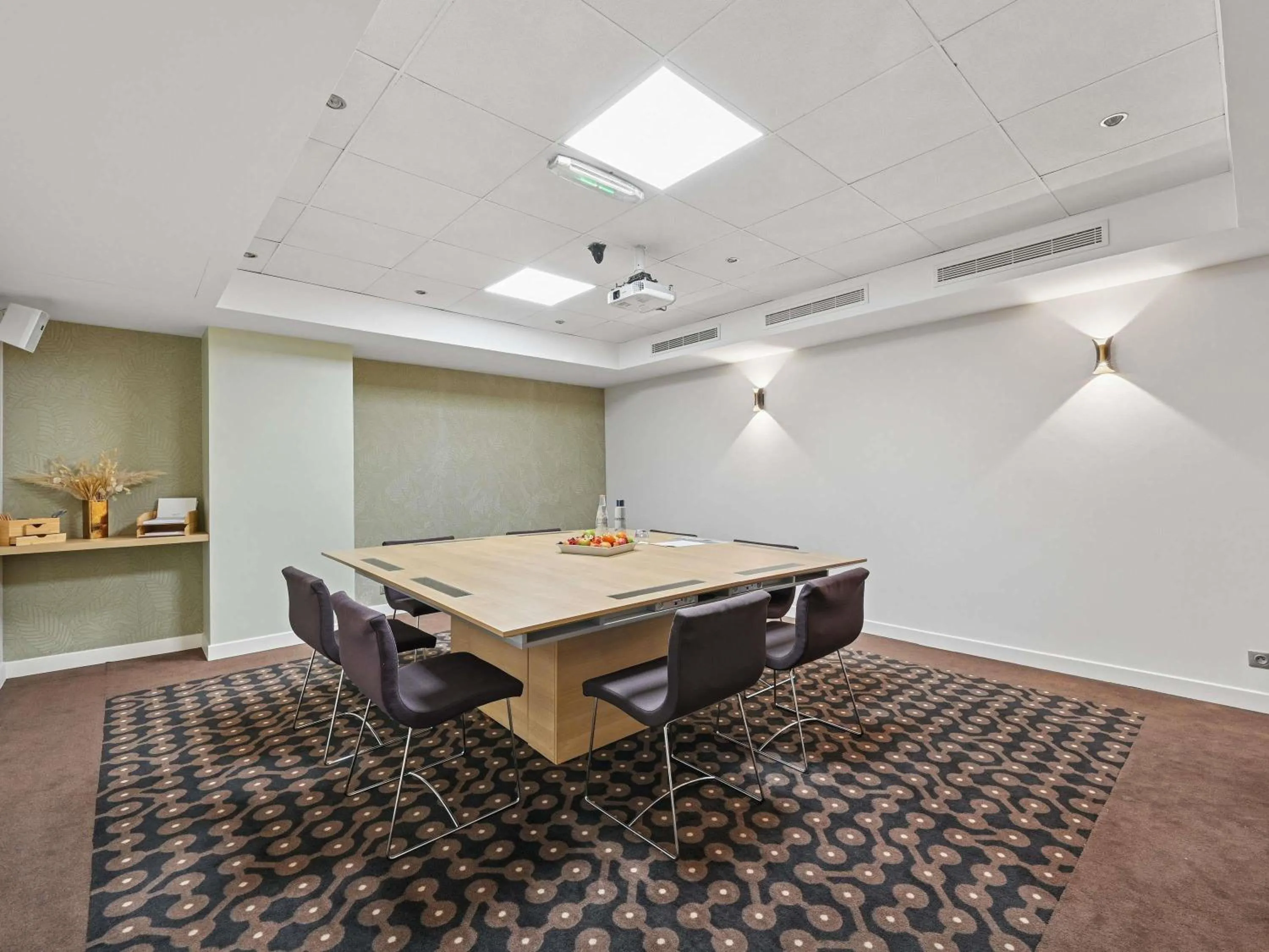 Property building in Mercure Paris Vaugirard Porte De Versailles