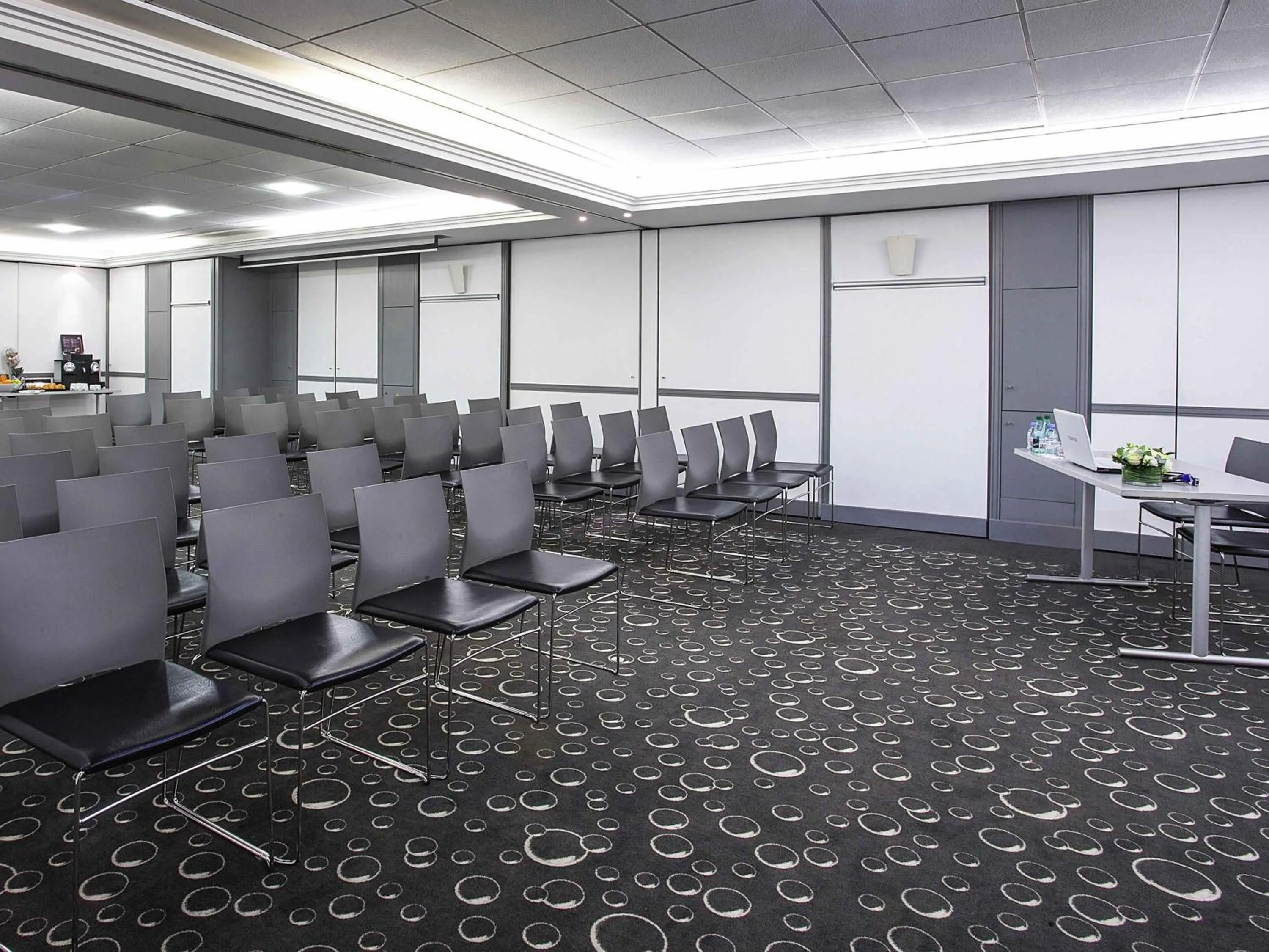 Meeting/conference room in Mercure Paris Vaugirard Porte De Versailles