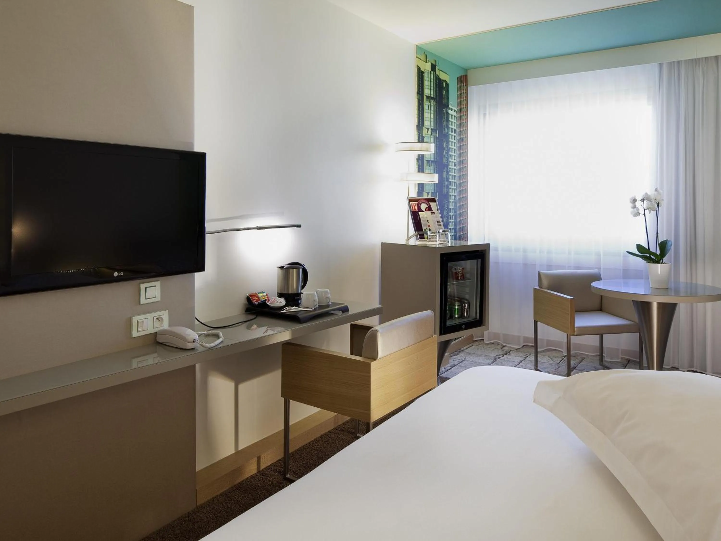 Bedroom, Bed in Mercure Paris Vaugirard Porte De Versailles