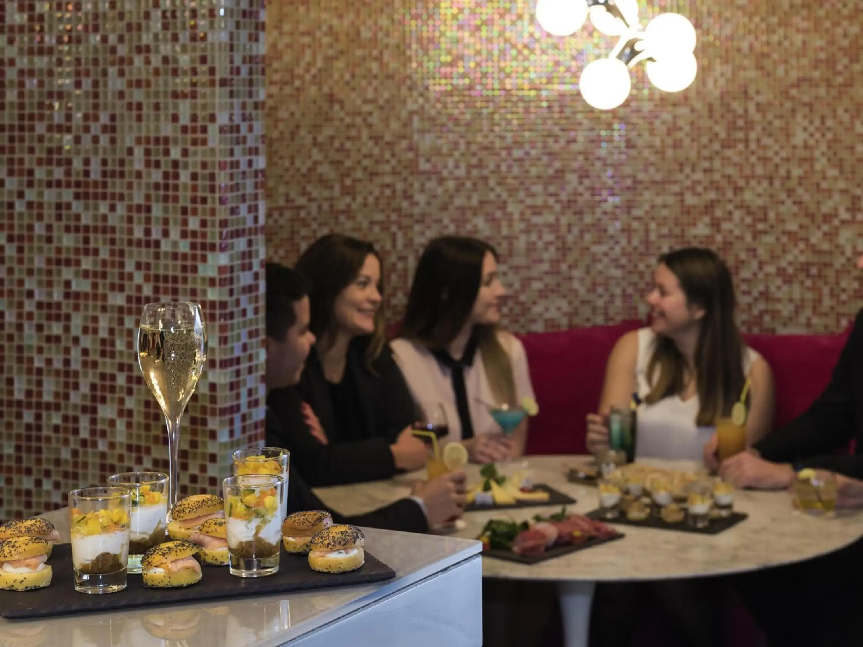 Lounge or bar in Mercure Paris Vaugirard Porte De Versailles Lounge or bar in Mercure Paris Vaugirard Porte De Versailles