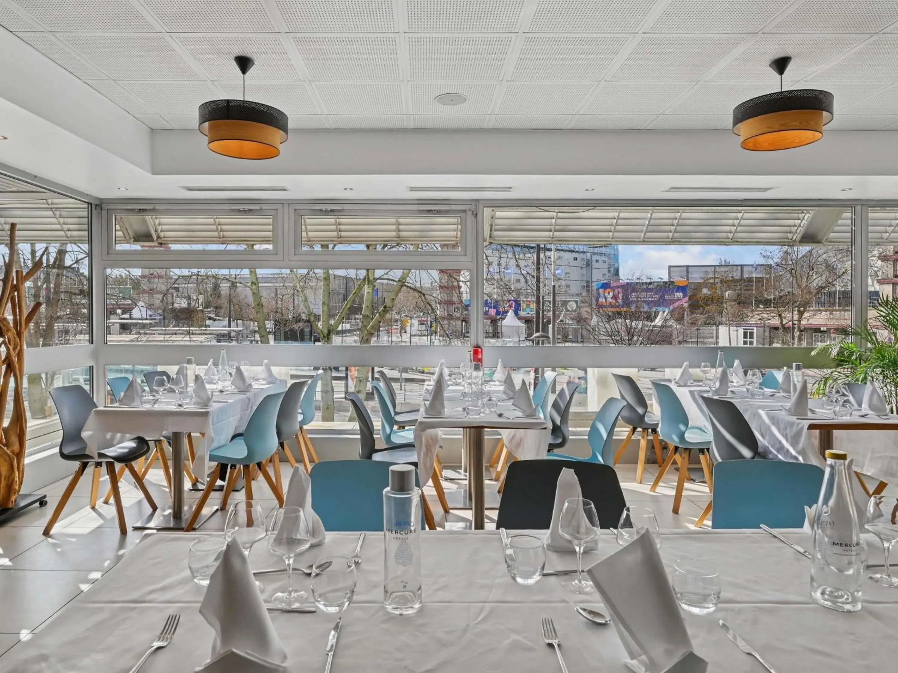 Property building in Mercure Paris Vaugirard Porte De Versailles Property building in Mercure Paris Vaugirard Porte De Versailles