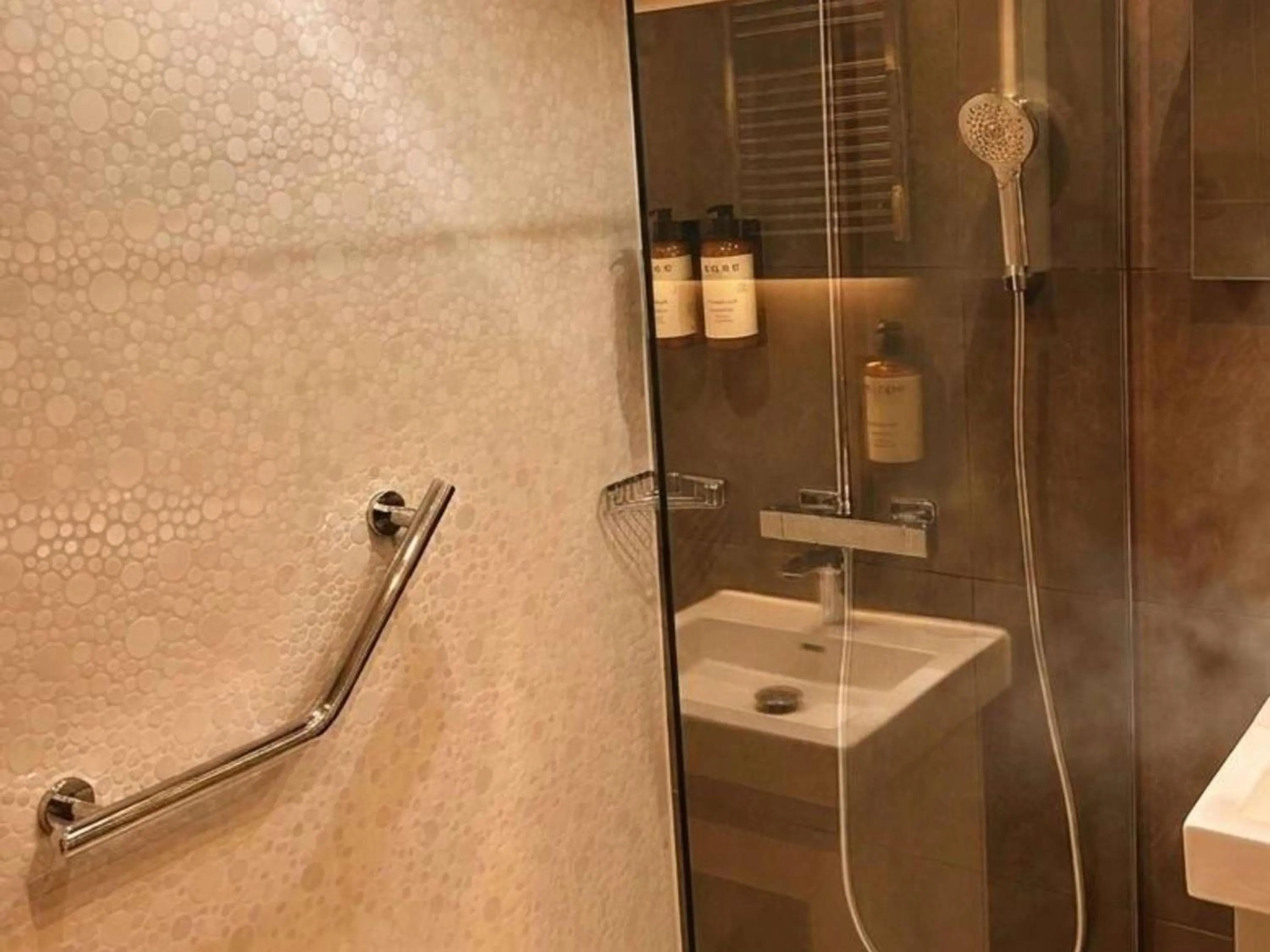 Bedroom in Mercure Paris Vaugirard Porte De Versailles