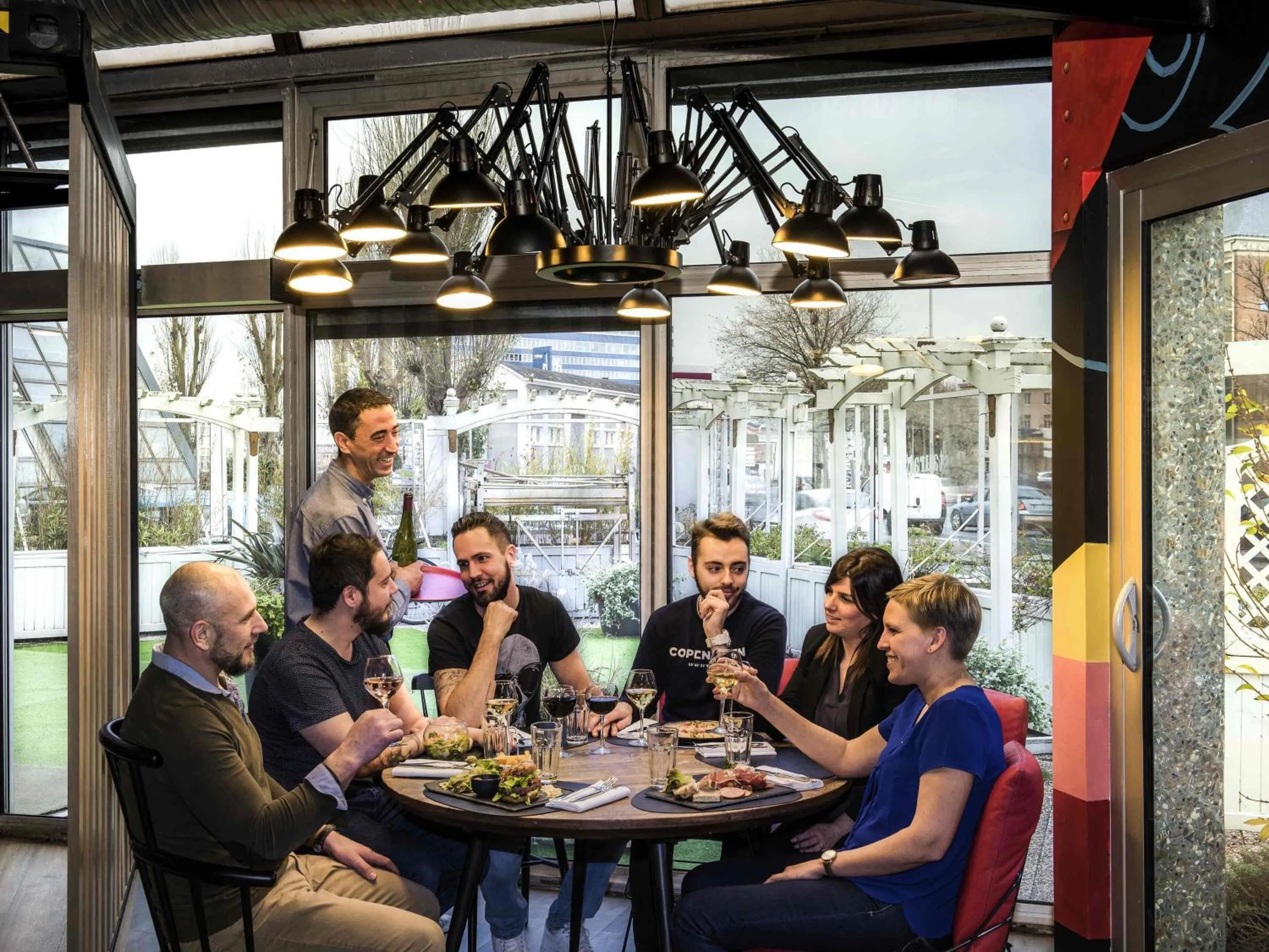 Restaurant/places to eat in Mercure Le Havre Centre Bassin Du Commerce