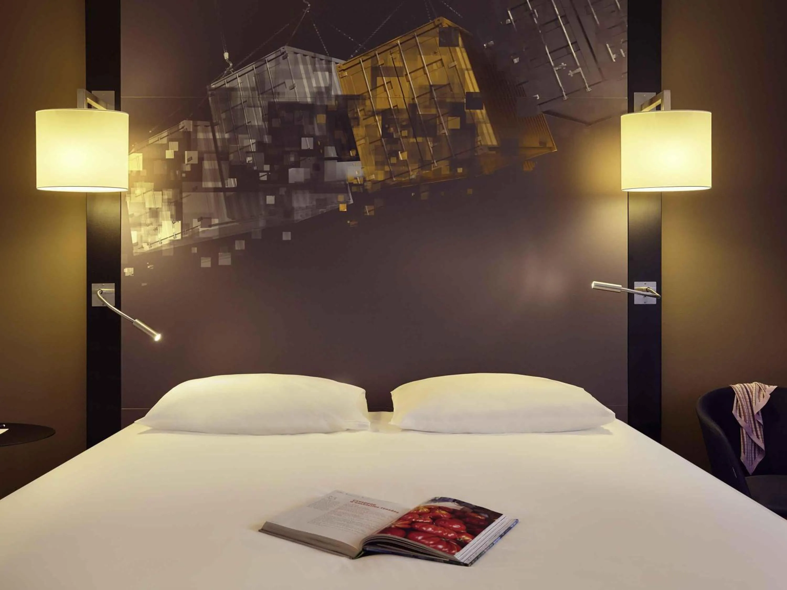 Bedroom, Bed in Mercure Le Havre Centre Bassin Du Commerce