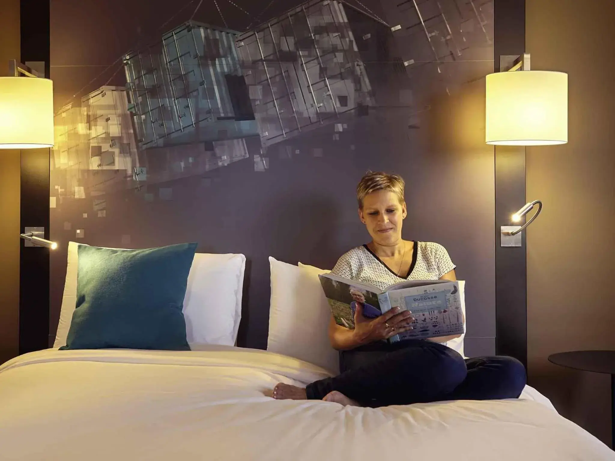 Bedroom, Bed in Mercure Le Havre Centre Bassin Du Commerce Bedroom, Bed in Mercure Le Havre Centre Bassin Du Commerce