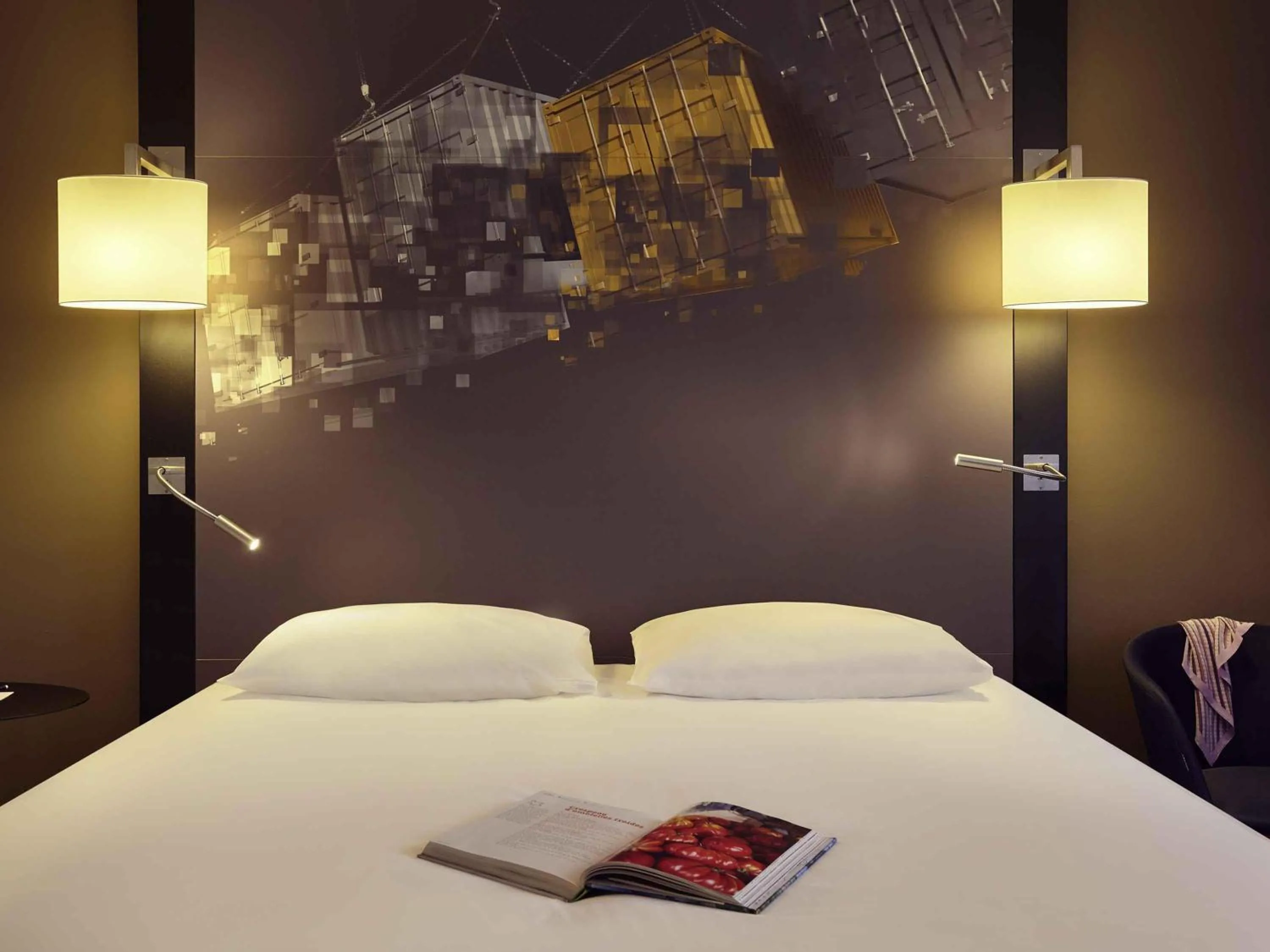 Bedroom, Bed in Mercure Le Havre Centre Bassin Du Commerce