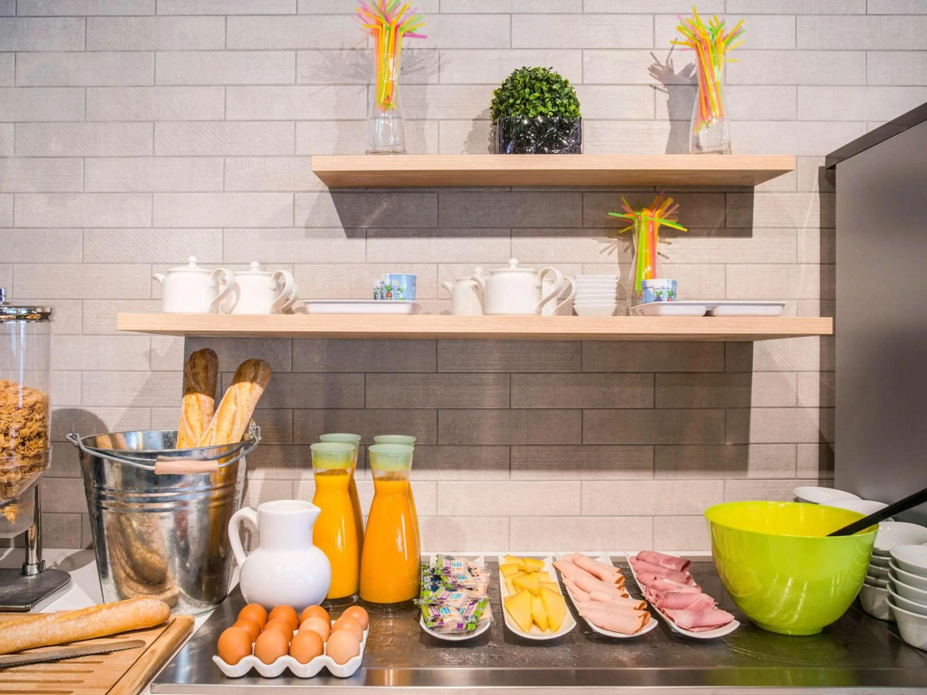 Restaurant/places to eat in ibis Styles Nice Cap 3000 Aéroport