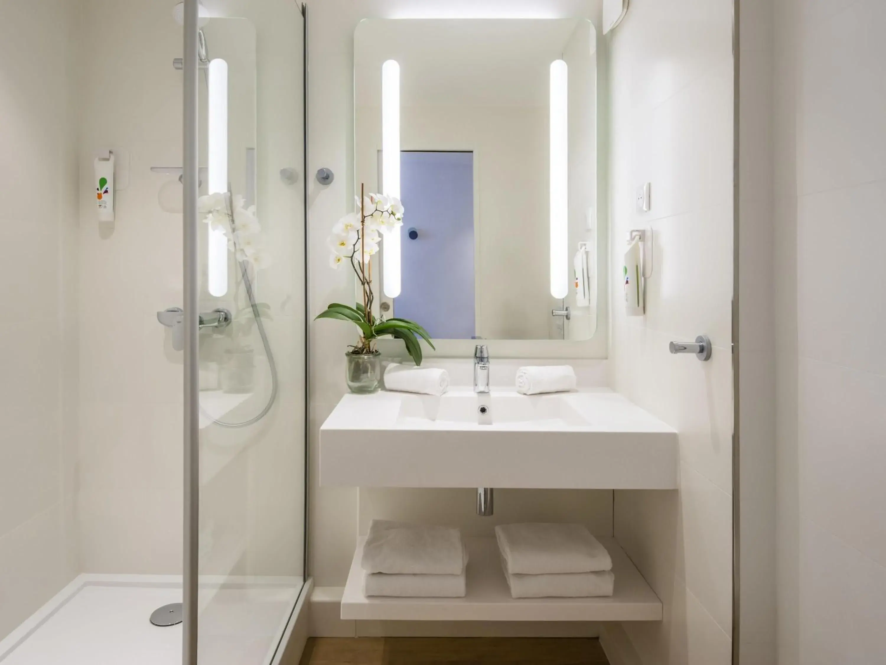 Bedroom in ibis Styles Nice Cap 3000 Aéroport Bedroom in ibis Styles Nice Cap 3000 Aéroport