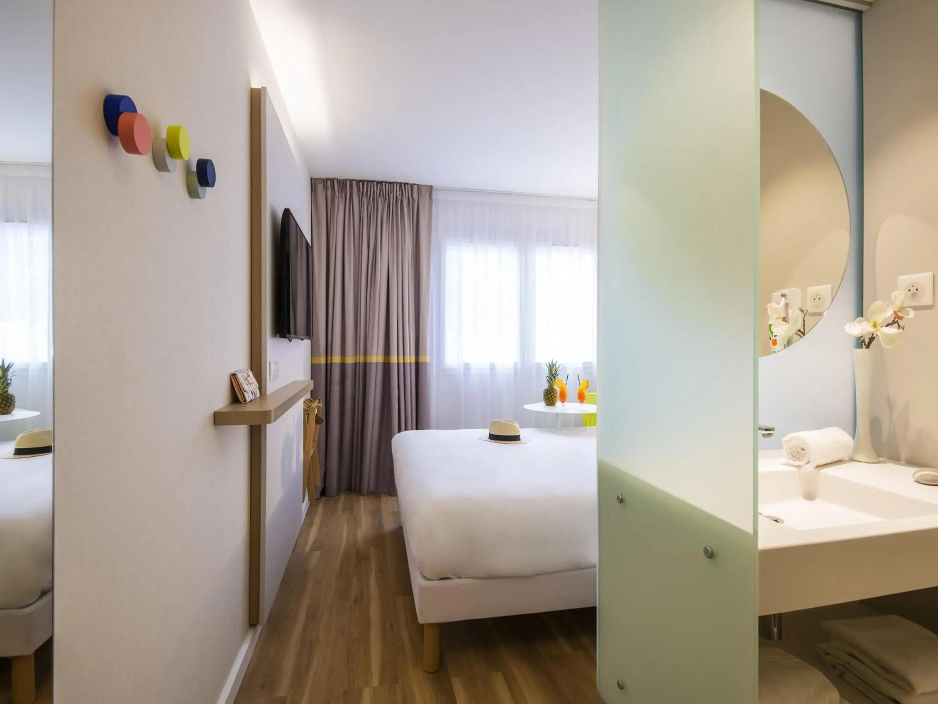 Bedroom, Bed in ibis Styles Nice Cap 3000 Aéroport Bedroom, Bed in ibis Styles Nice Cap 3000 Aéroport